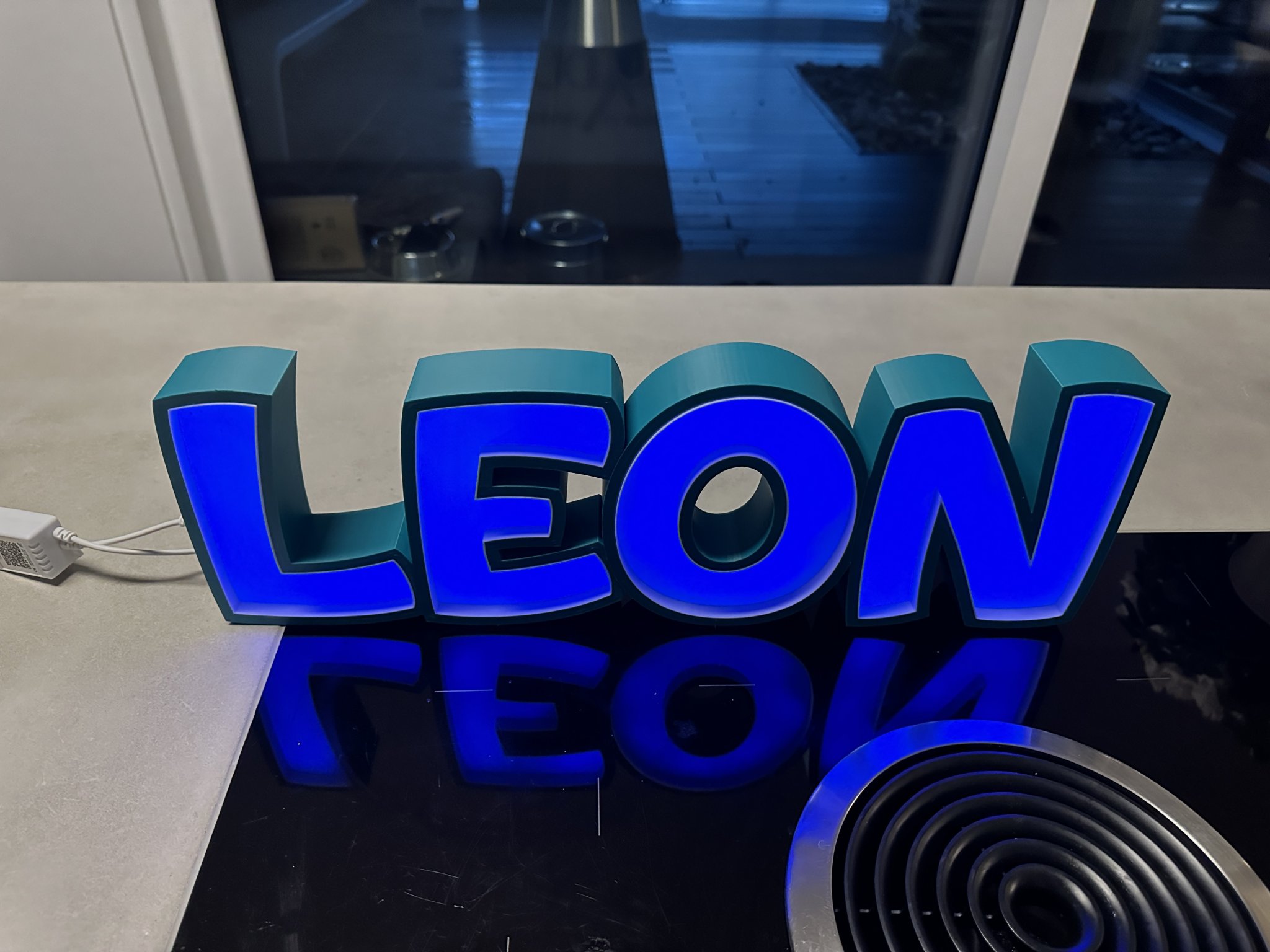 Đèn LED tên "LEON" in 3D cho trẻ em