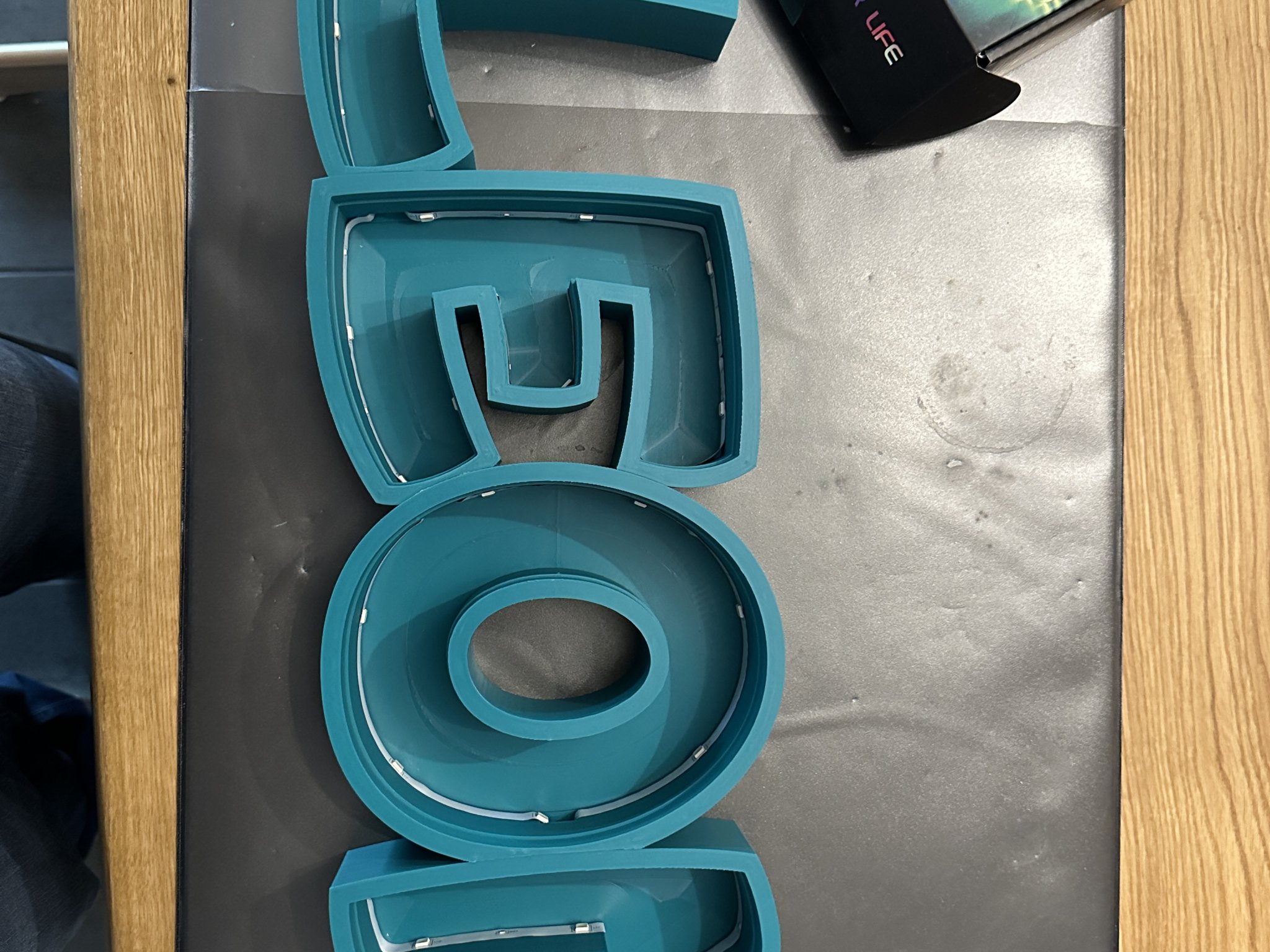 Đèn LED tên "LEON" in 3D cho trẻ em