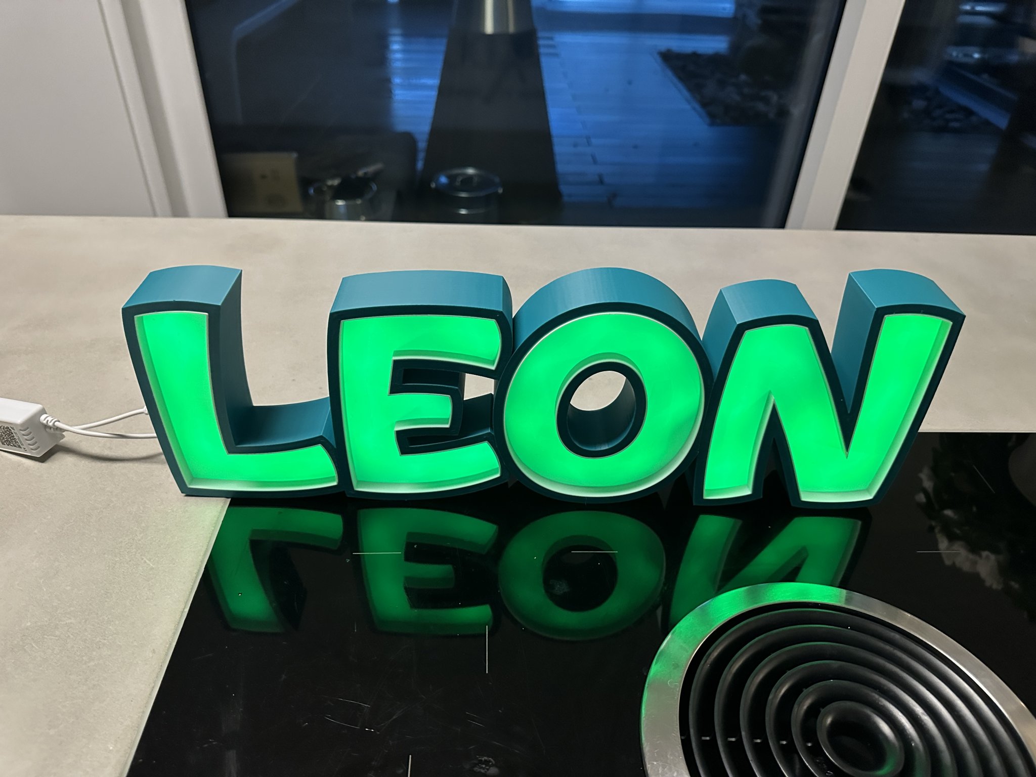 Đèn LED tên "LEON" in 3D cho trẻ em