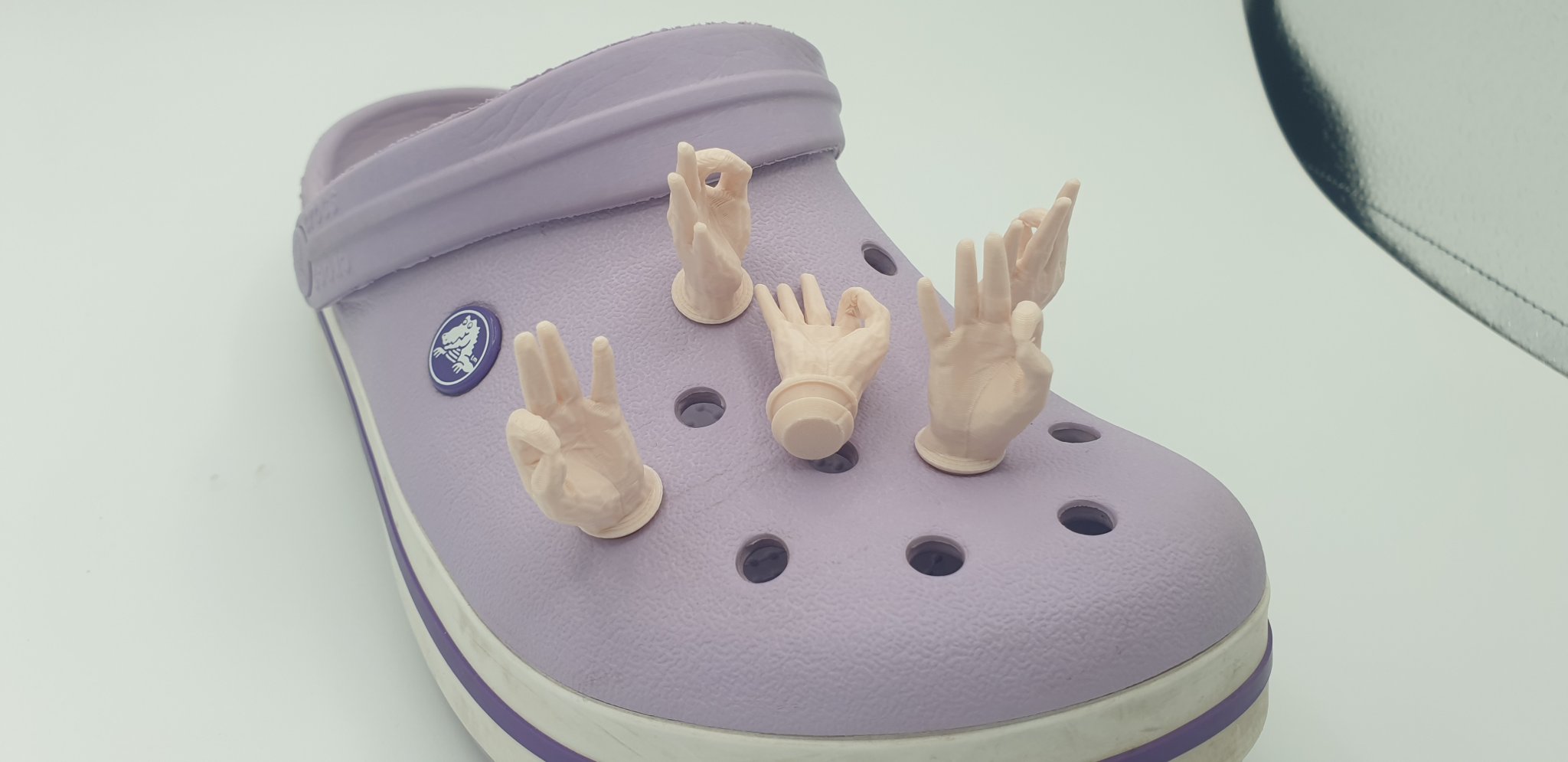 Charm hình tay OK cho giày Crocs (Full Hand)