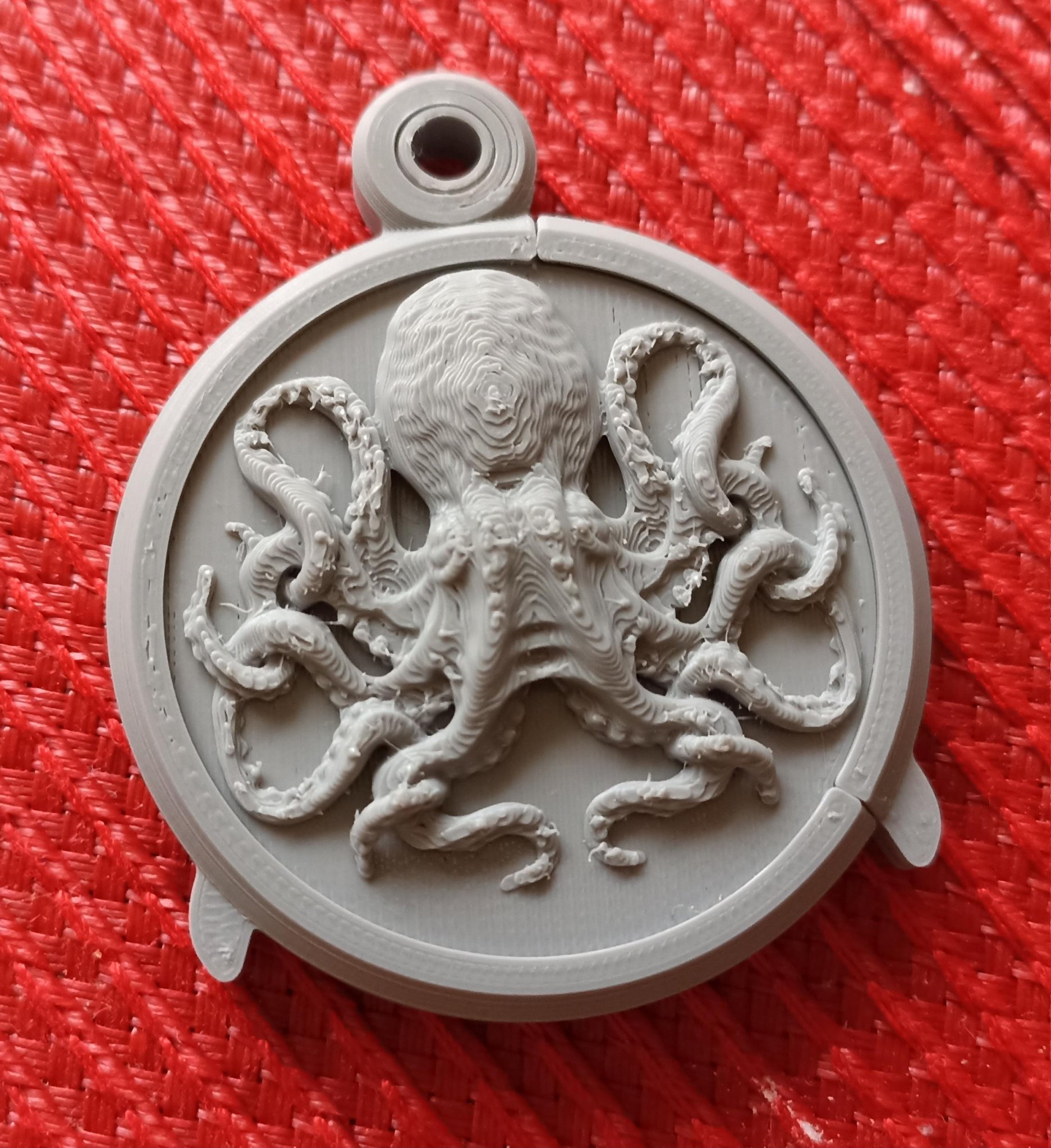 Medailon hải tặc với ngăn bí mật dành cho trẻ em