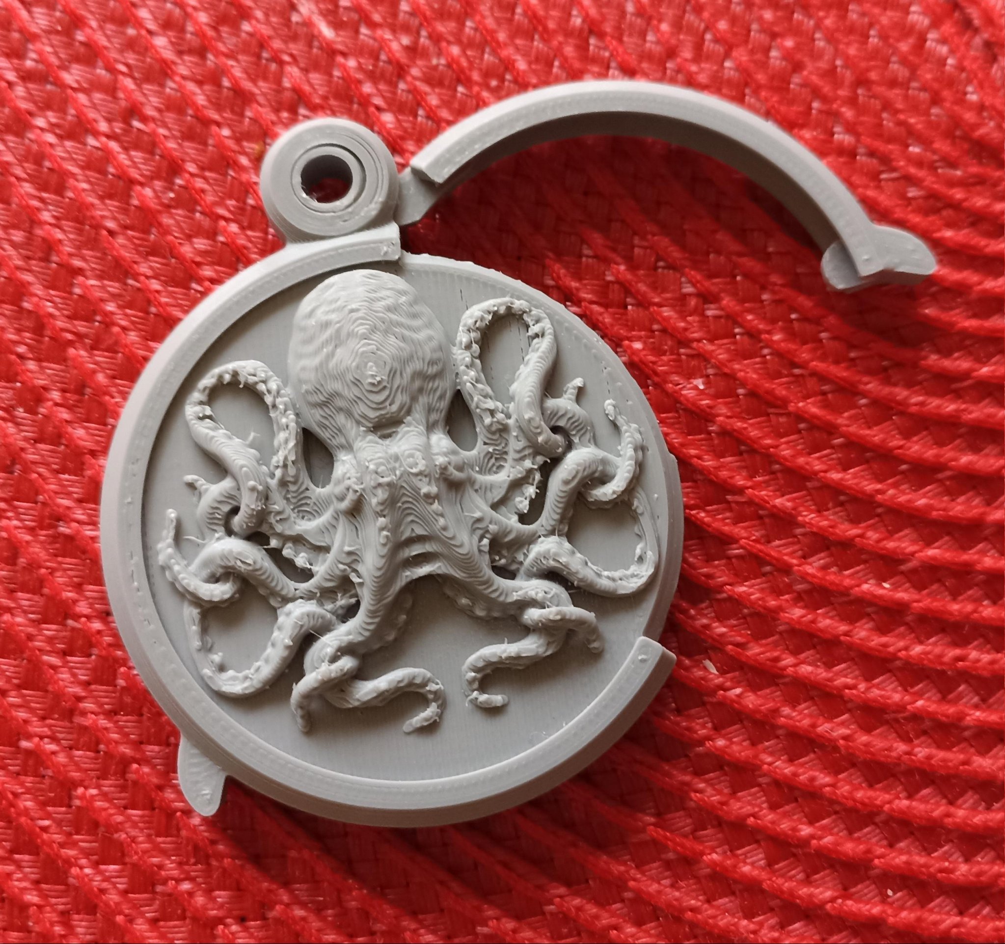 Medailon hải tặc với ngăn bí mật dành cho trẻ em