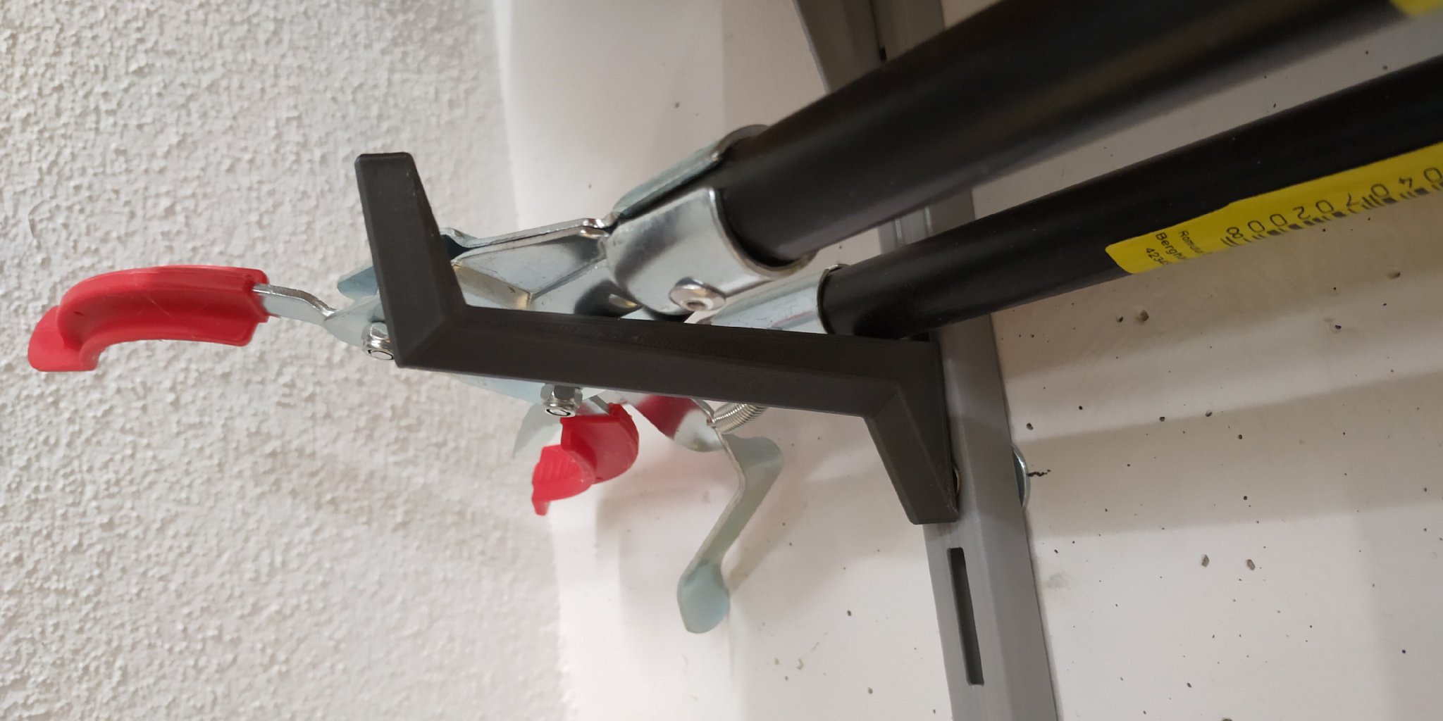 Giá đỡ treo tường cho ống và dụng cụ nhẹ