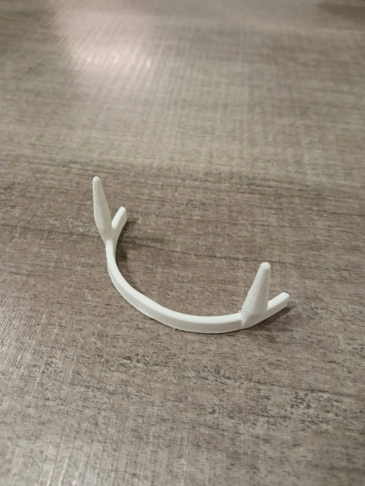 Răng ma cà rồng dùng để cắn tốt