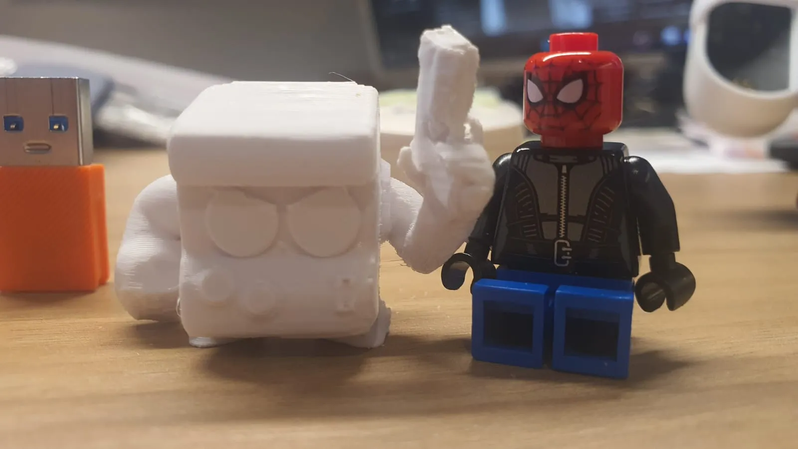 Nhân vật 8-Bit từ trò chơi Brawl Stars