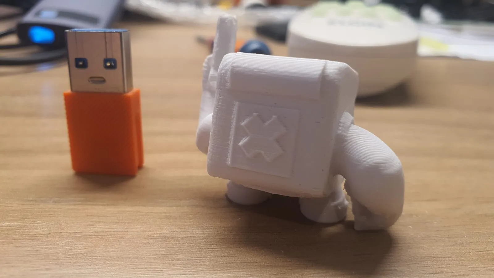 Nhân vật 8-Bit từ trò chơi Brawl Stars