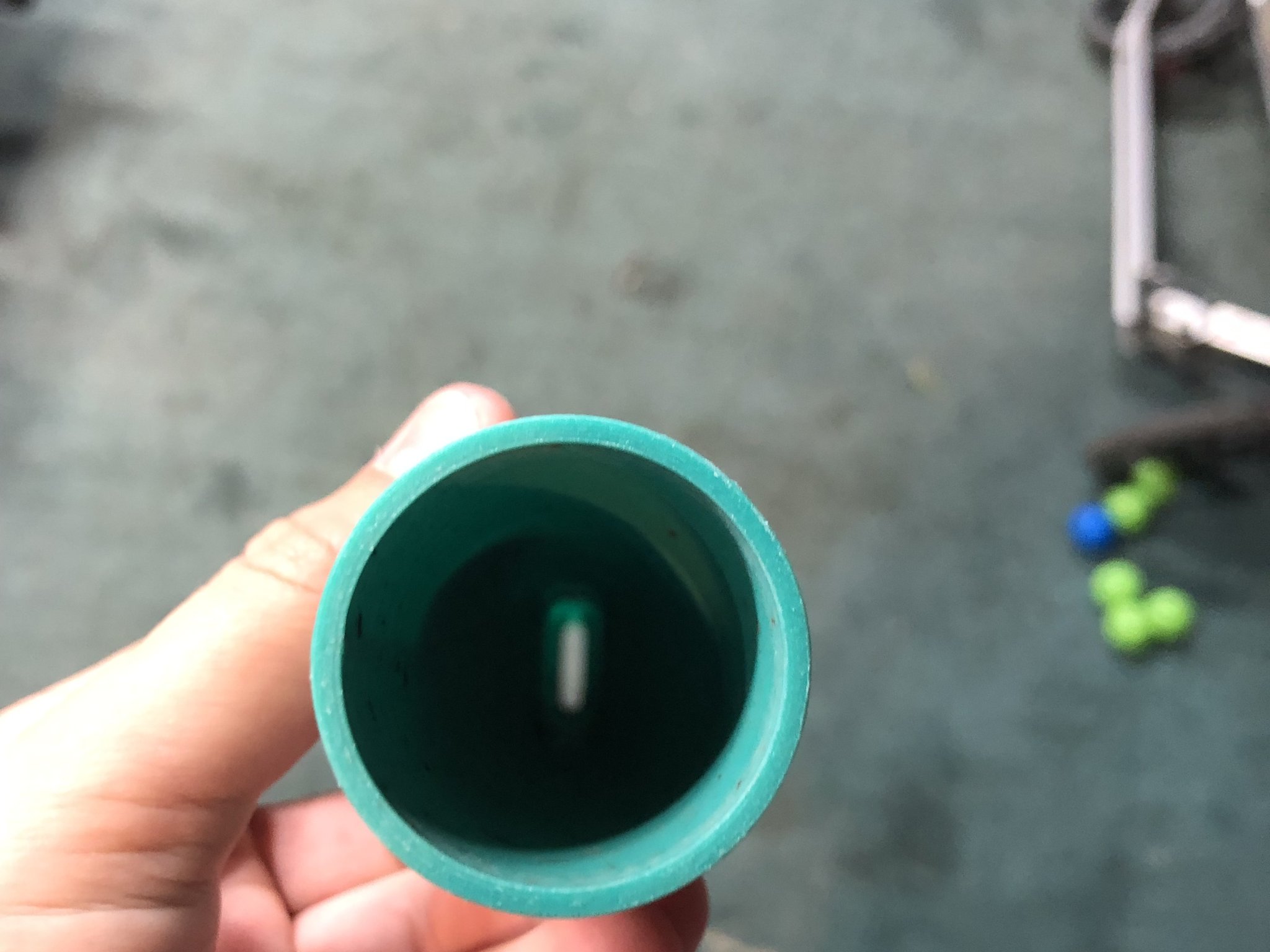 Đầu hút máy hút bụi Dyson rất dài cho xe hơi