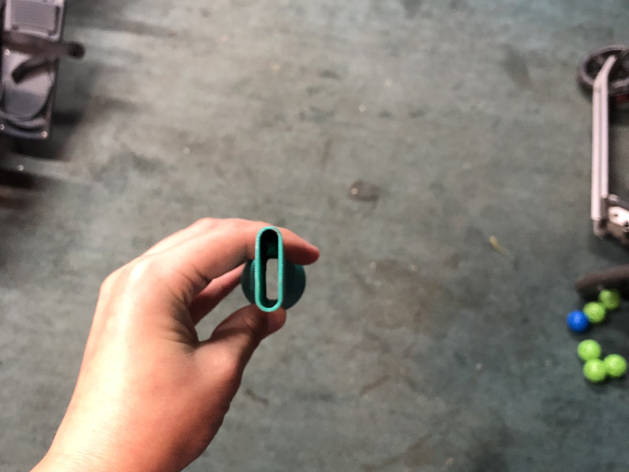 Đầu hút máy hút bụi Dyson rất dài cho xe hơi