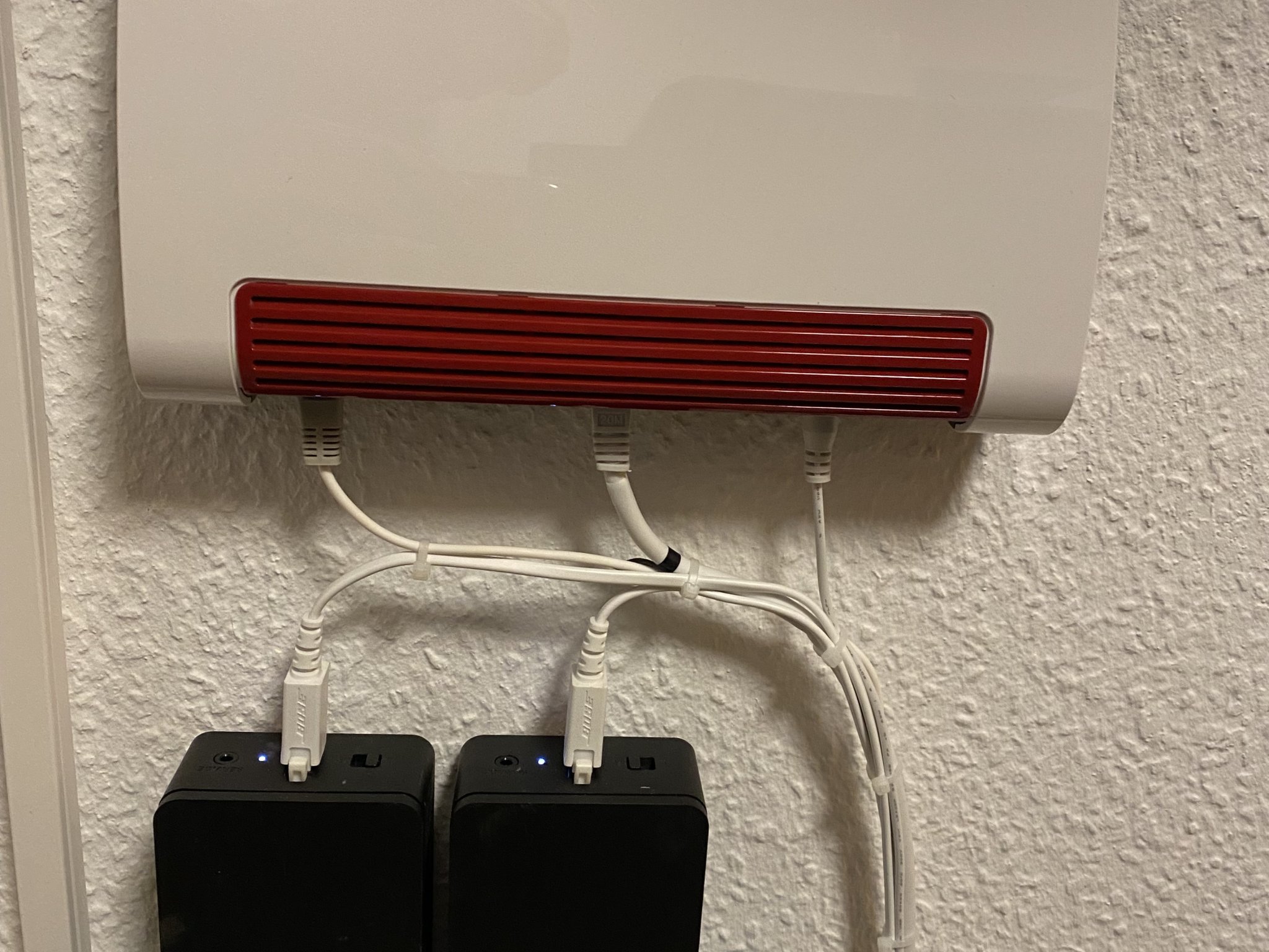 Hộp loa vòm BOSE gắn tường