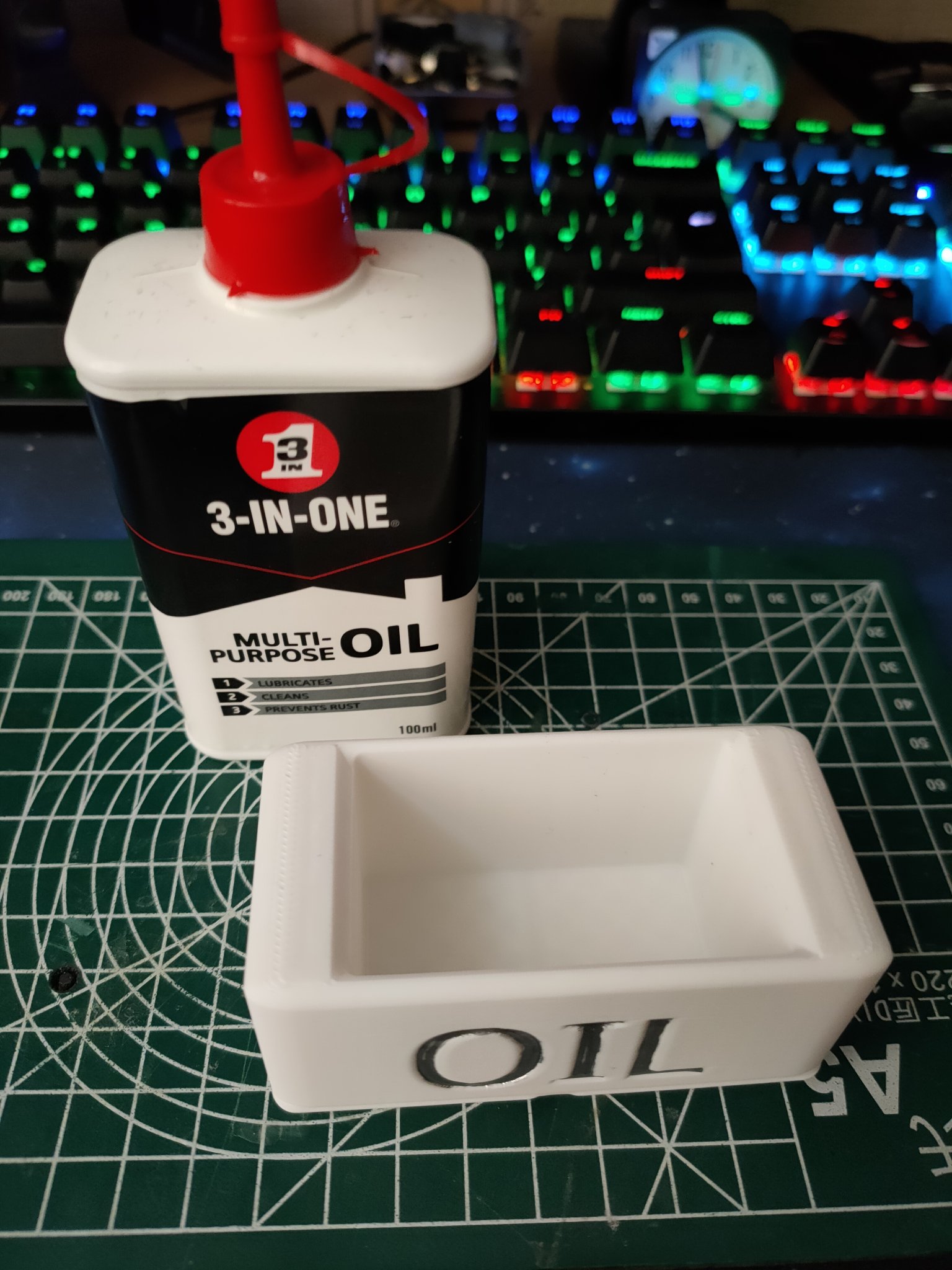 Giá đỡ bình dầu nhẹ Gridfinity chống đổ