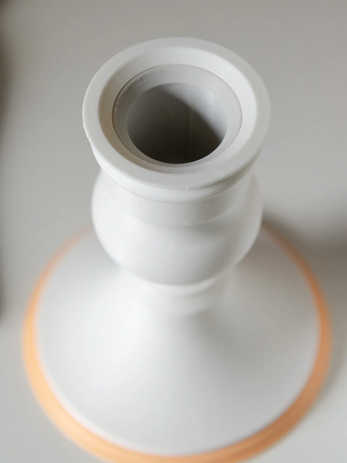 Đế nến cổ điển dễ in với phần chèn có thể tháo rời