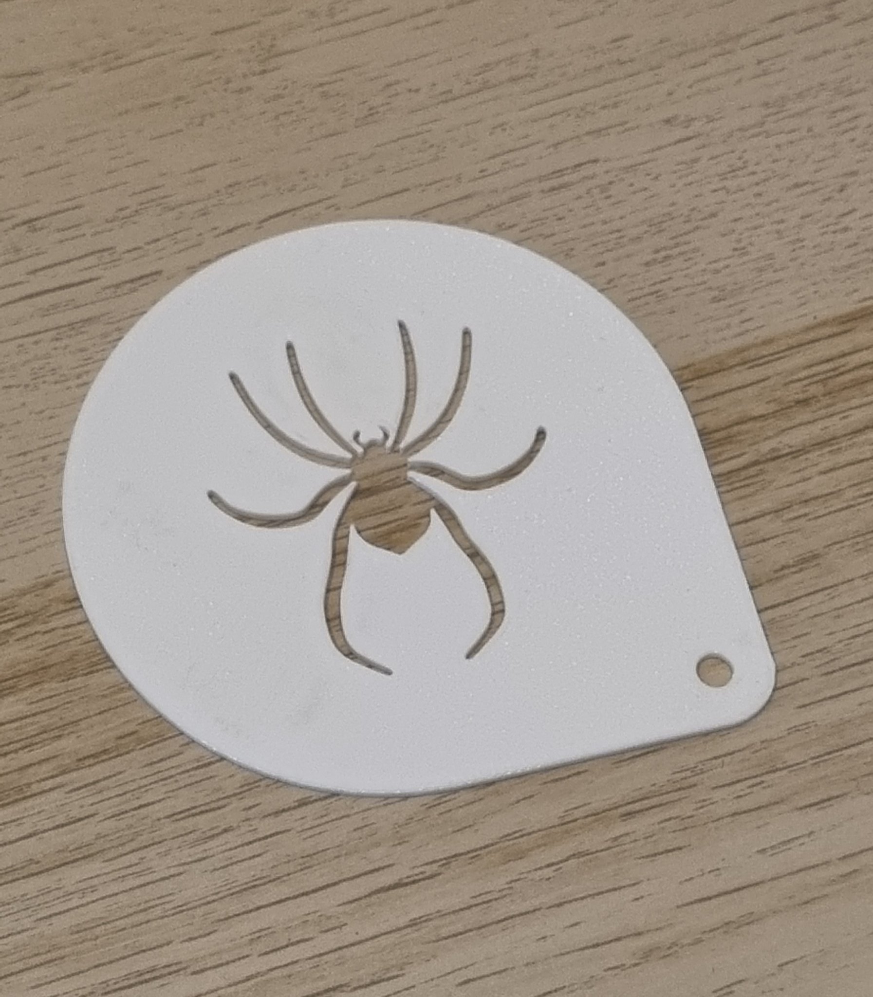 Mẫu trang trí hình nhện cho cà phê