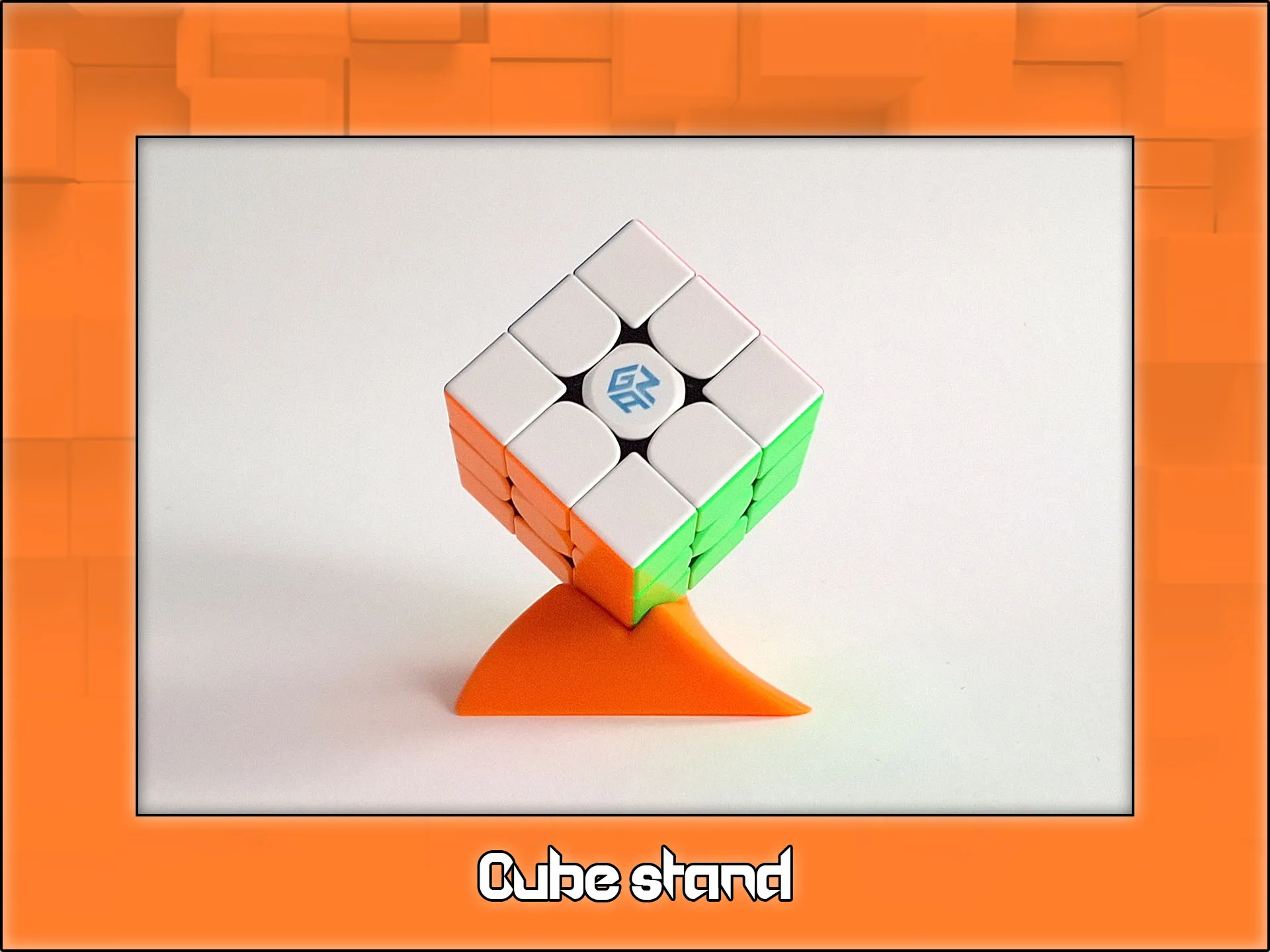 Giá đỡ Rubik's cube nhỏ cho bé trai với thiết kế góc cạnh