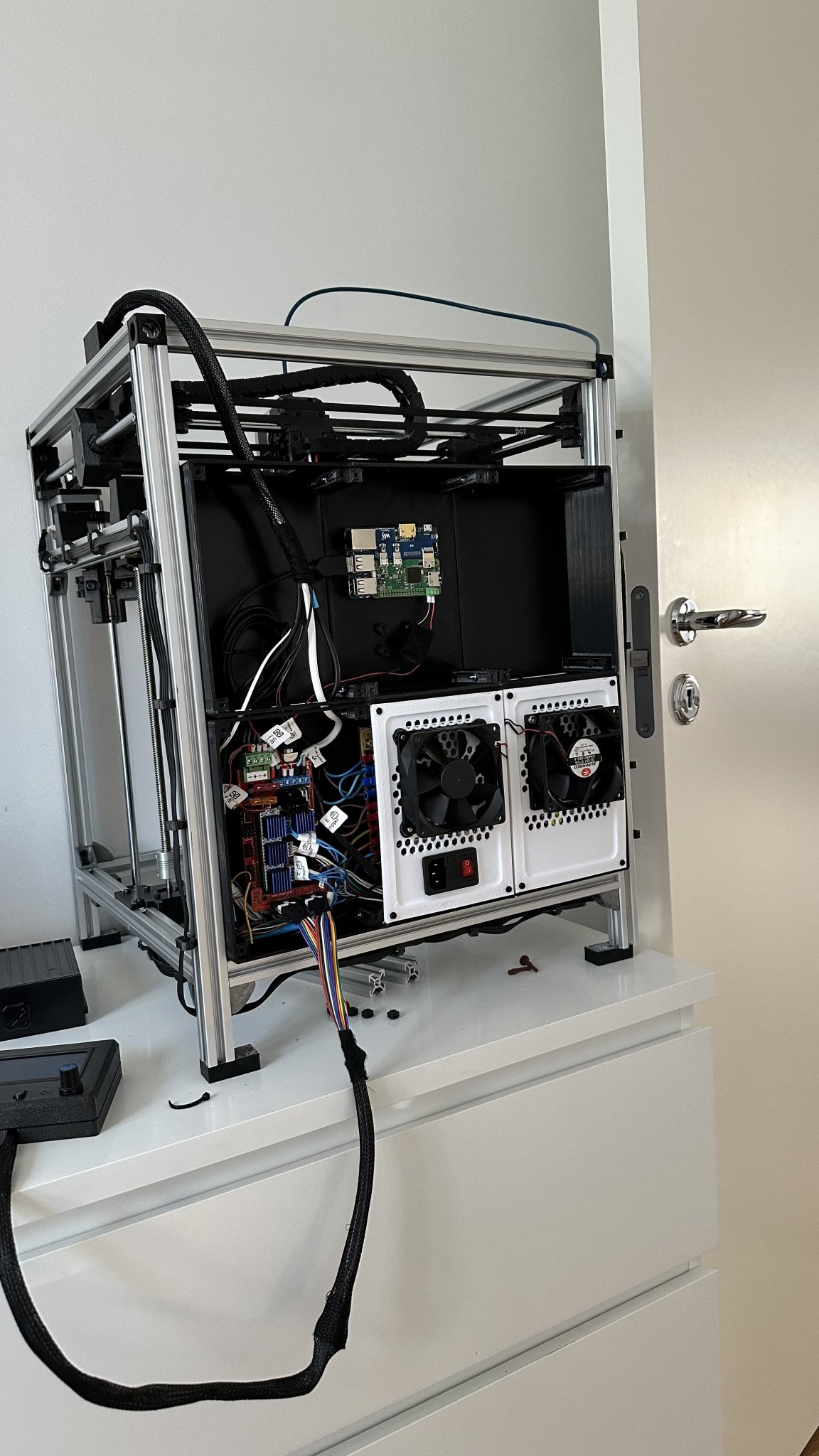 Hộp điện tử cho máy in CoreXY tùy chỉnh