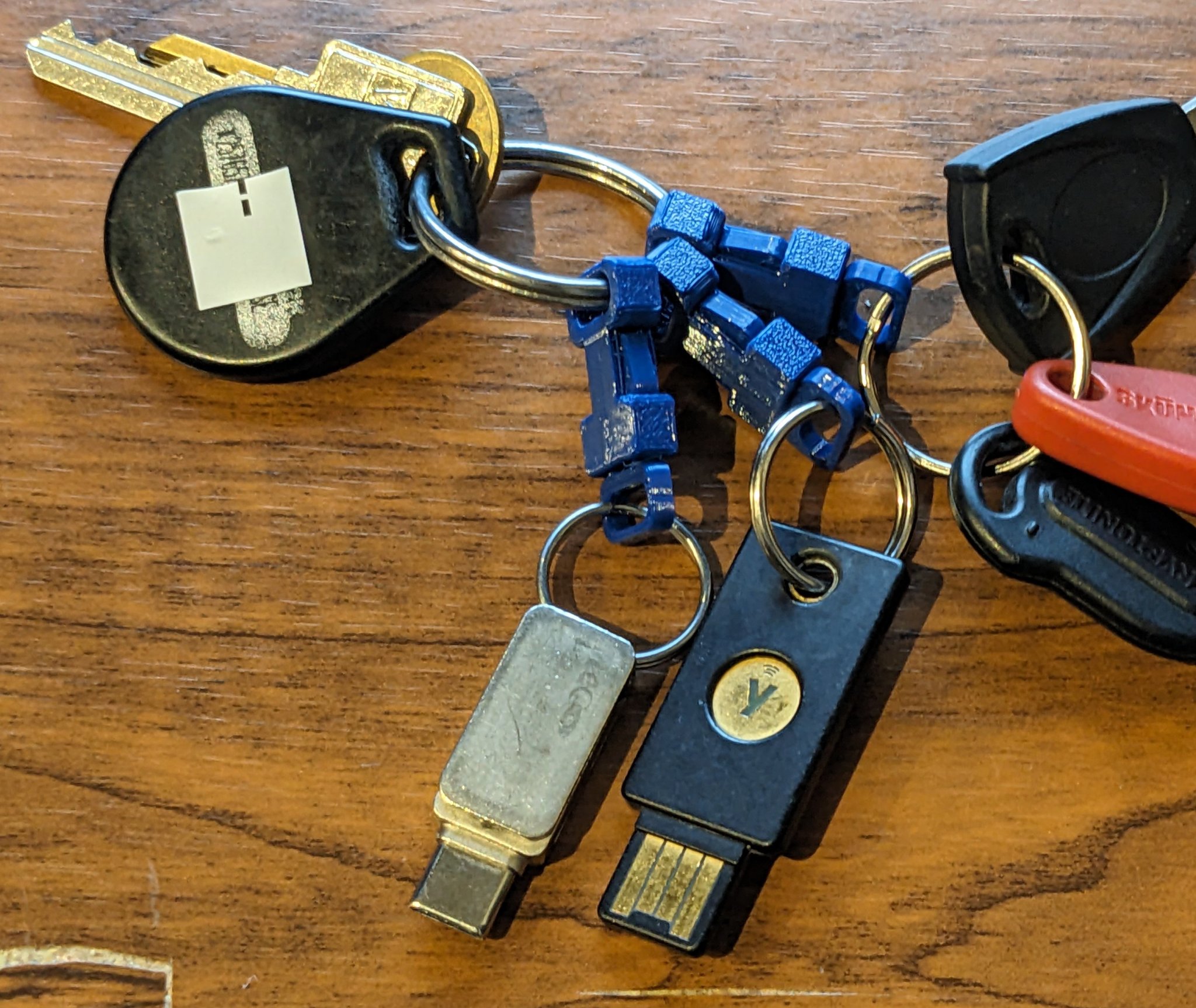 Khóa móc chìa khóa tiện lợi với khả năng ngắt kết nối nhanh