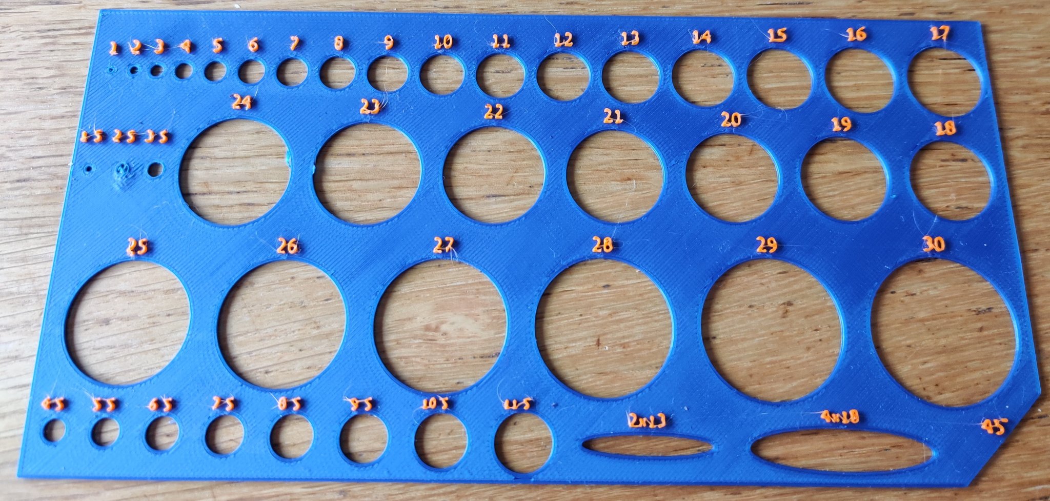 Mẫu template vẽ hình tròn với 2 màu sắc khác nhau