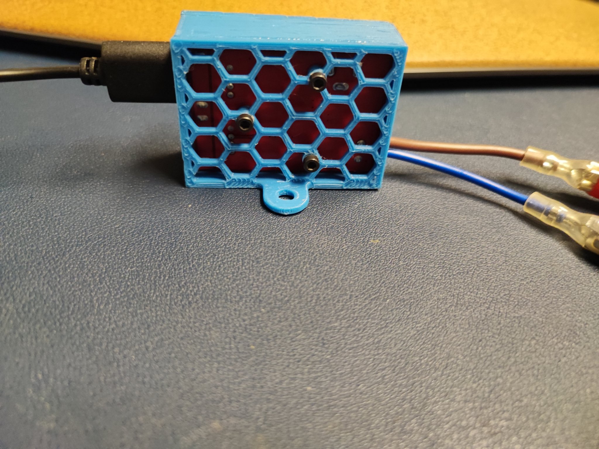 Vỏ cho bộ sạc USB đôi từ Bastelgarage