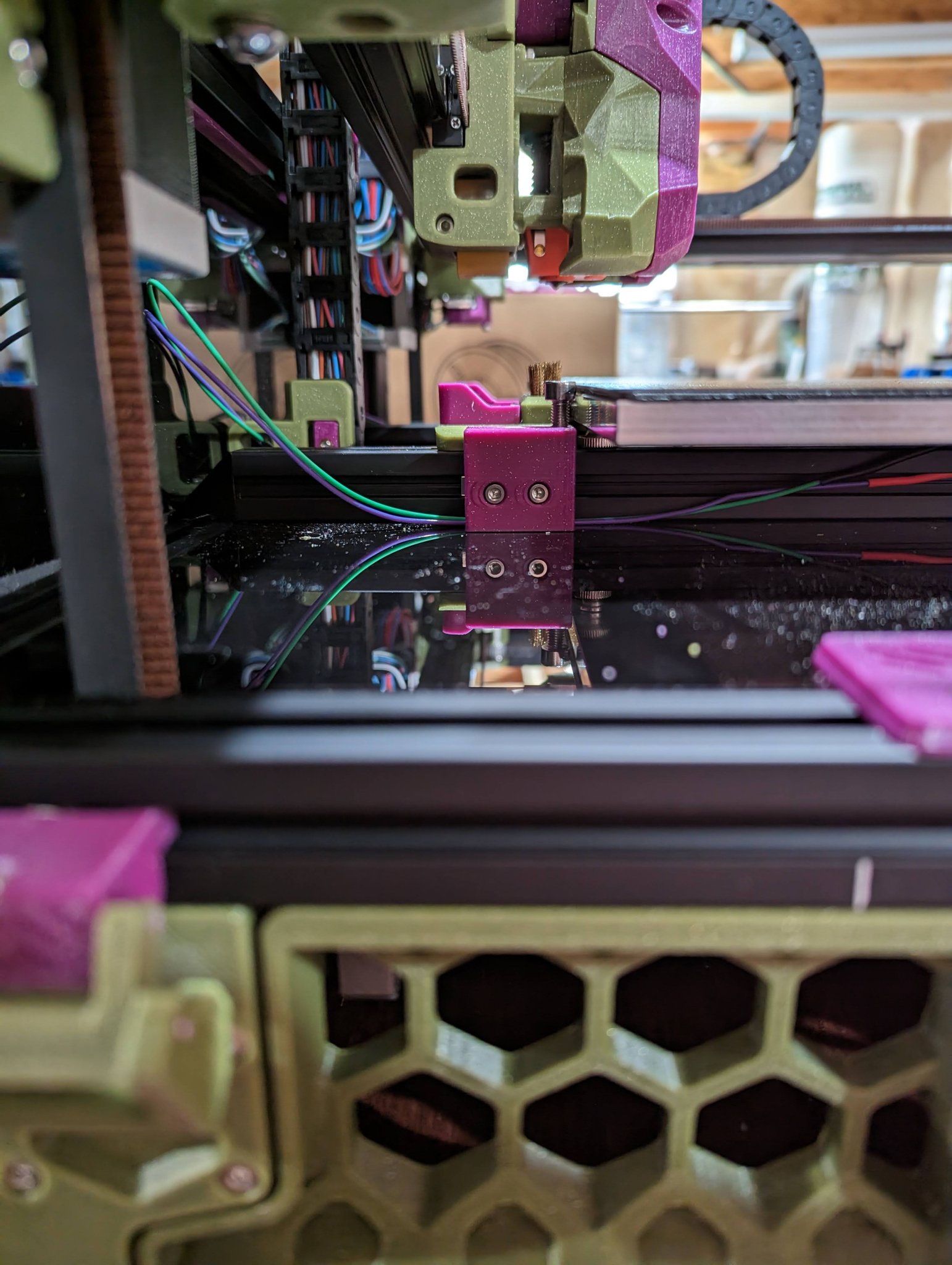 Bệ giữ đĩa linh hoạt Voron 2.4 với kênh dây nối