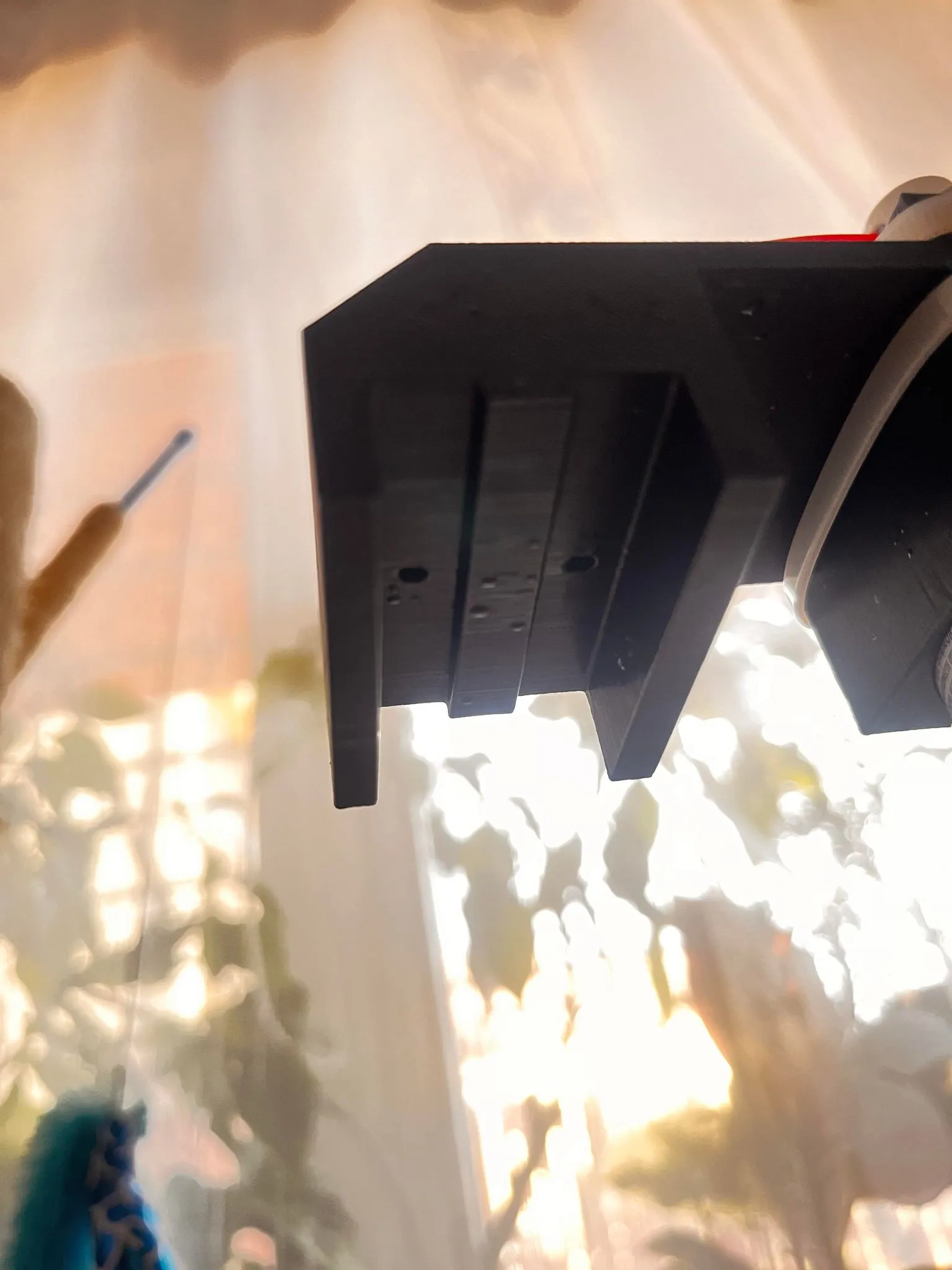 Bộ phận bôi dầu xích xe máy góc cạnh