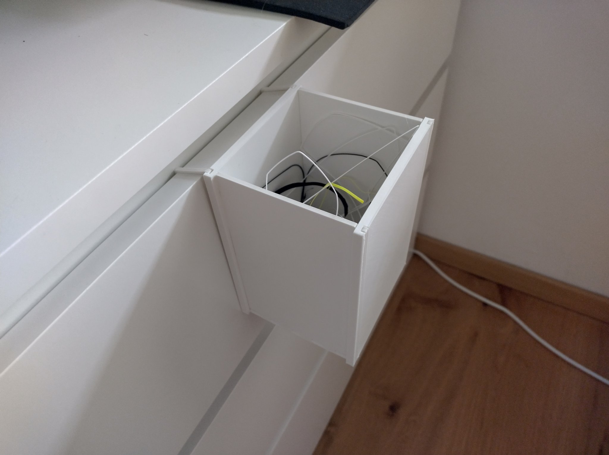 Thùng rác nhỏ treo ngăn kéo IKEA Malm