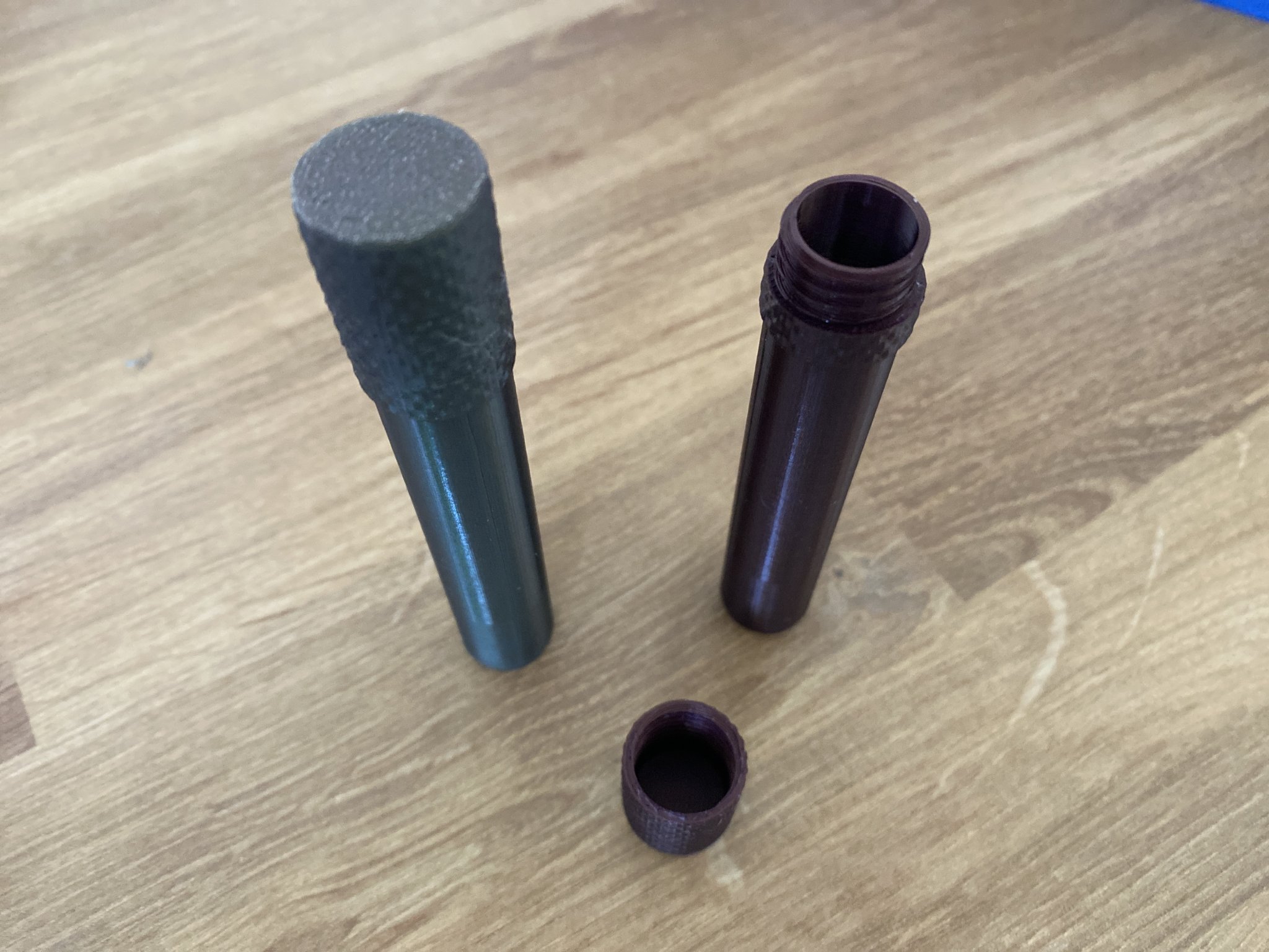 Hộp đựng kim chỉ và dụng cụ nhỏ tiện lợi