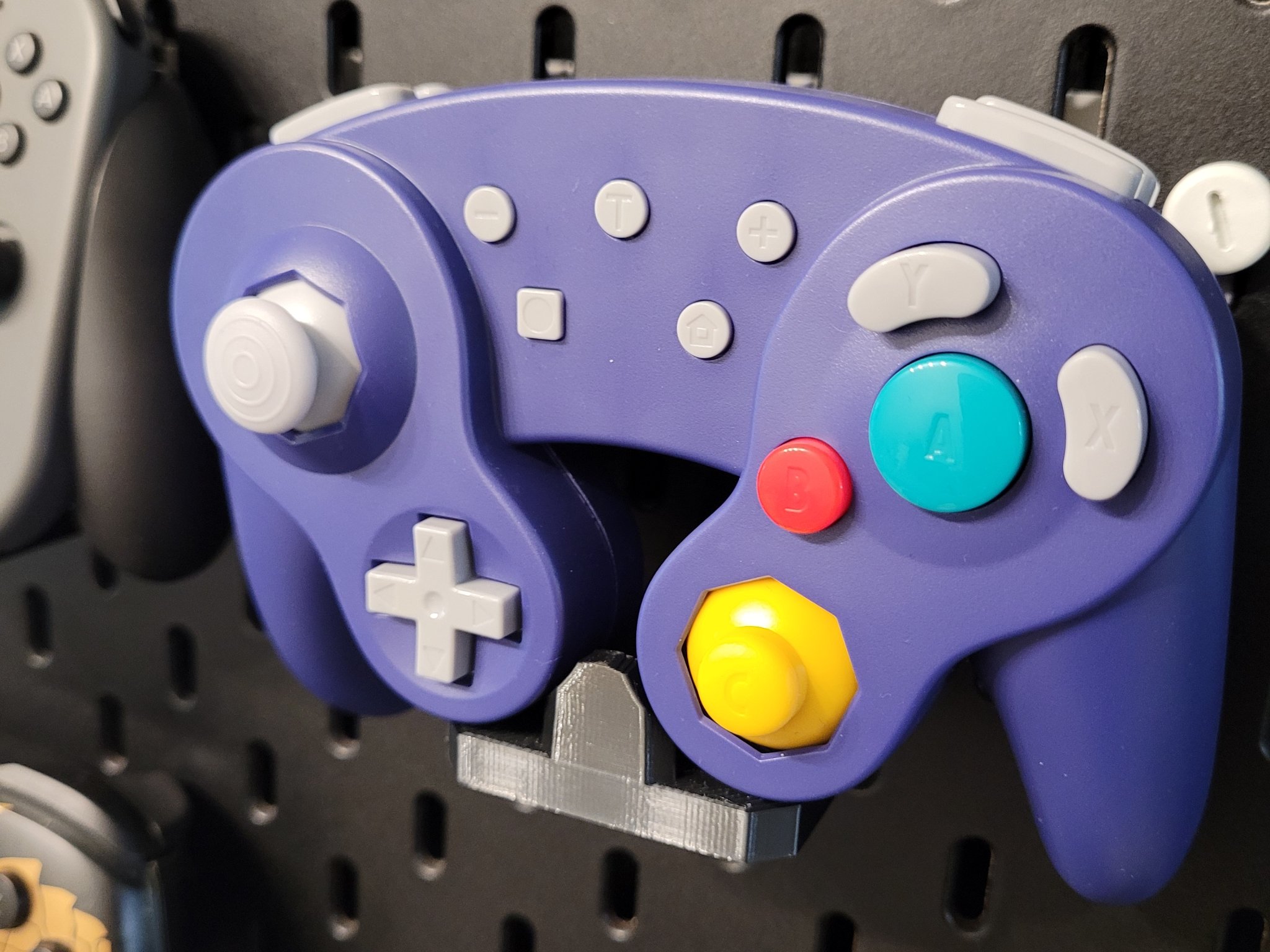 Giá đỡ tay cầm GameCube Skadis