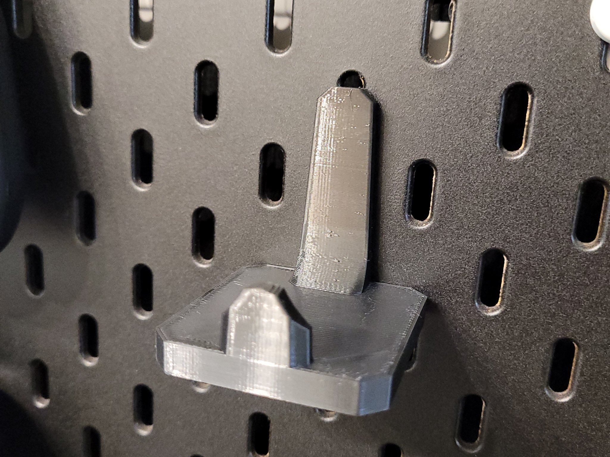 Giá đỡ tay cầm GameCube Skadis