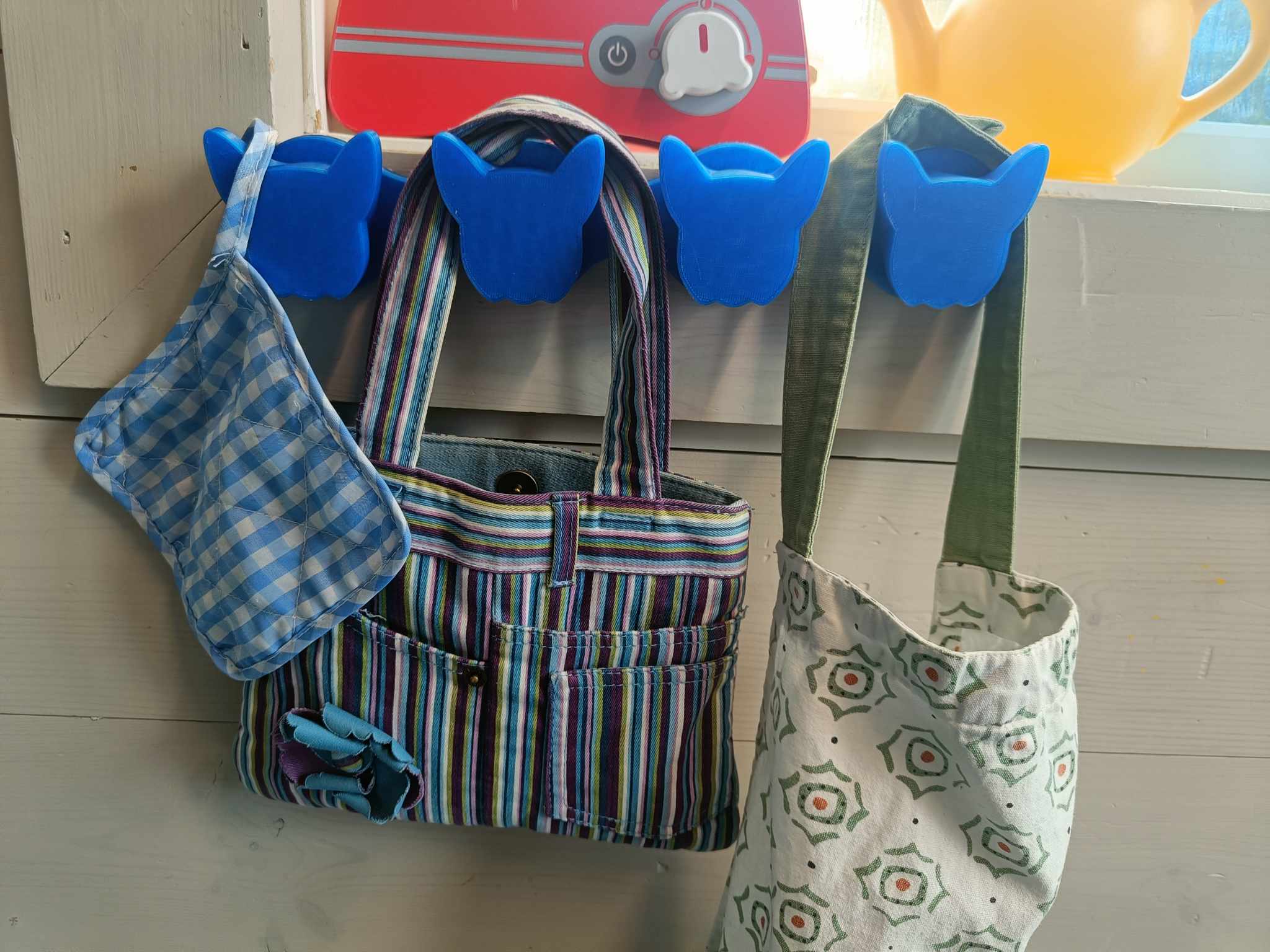 Móc treo hình chó bulldog Pháp độc đáo và tiện lợi