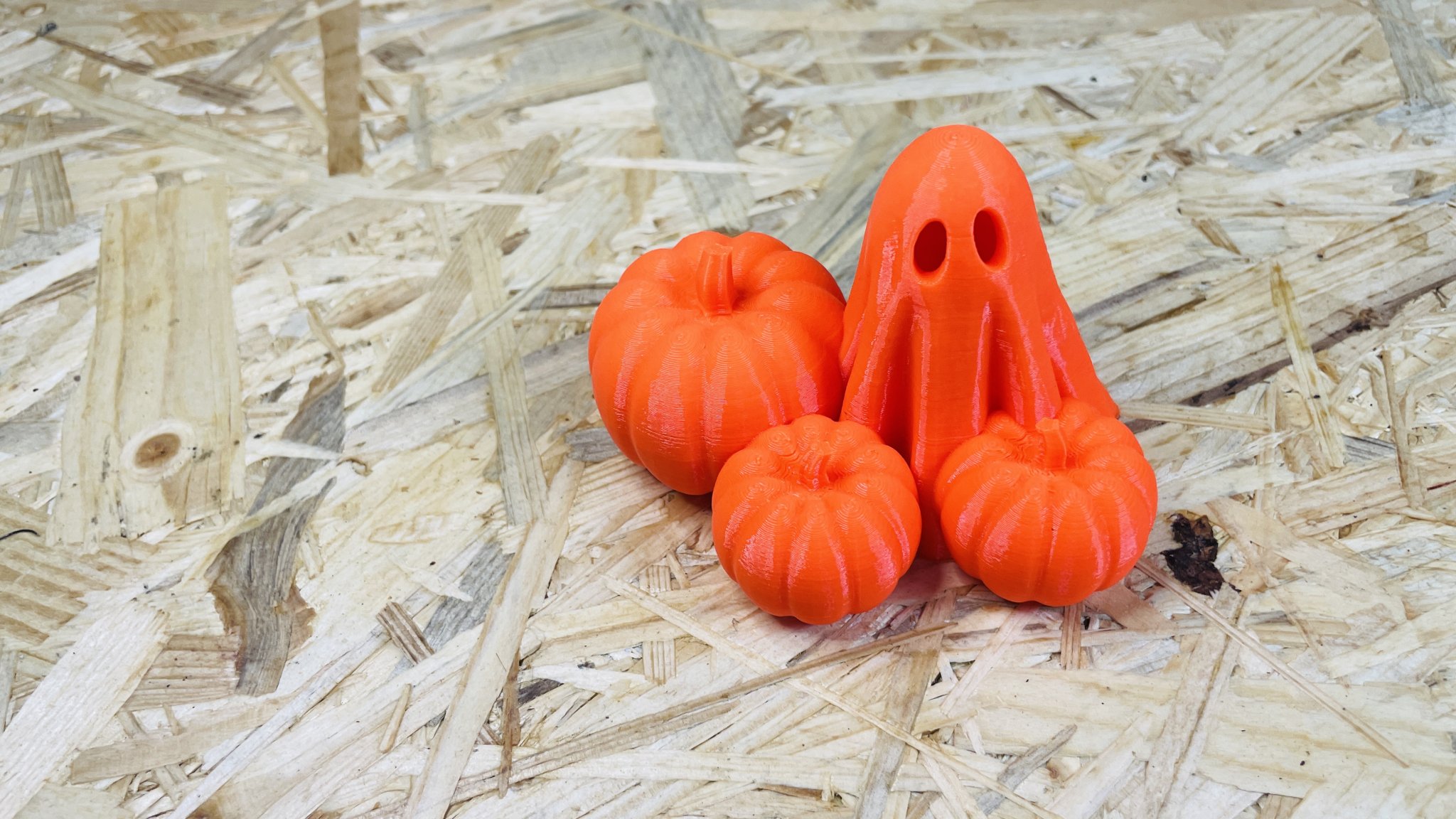 Bí ngô Halloween - Ma nhỏ dễ thương