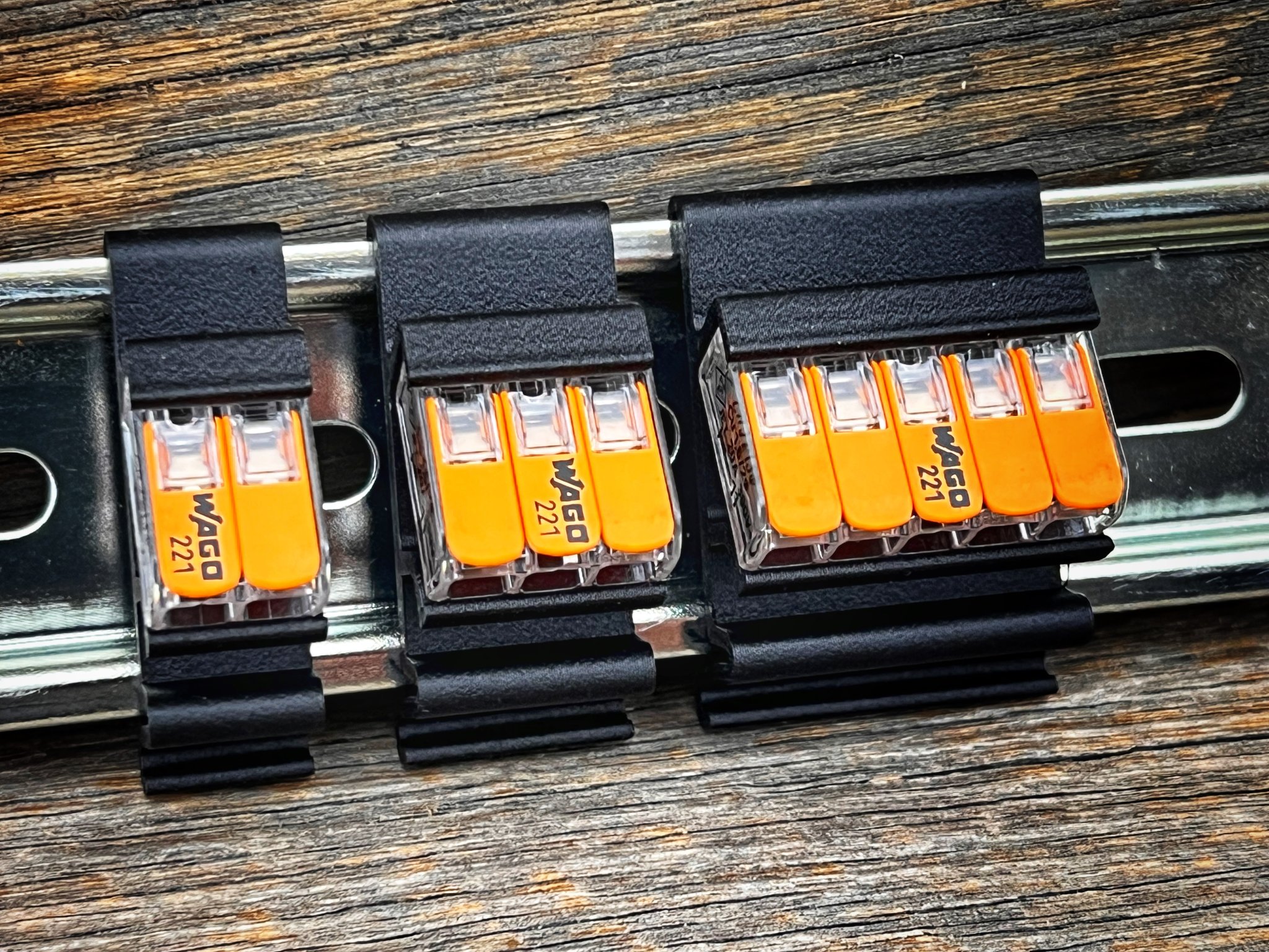 Bộ đầu nối WAGO 221 DIN gắn tường - Đơn - 2-3-5