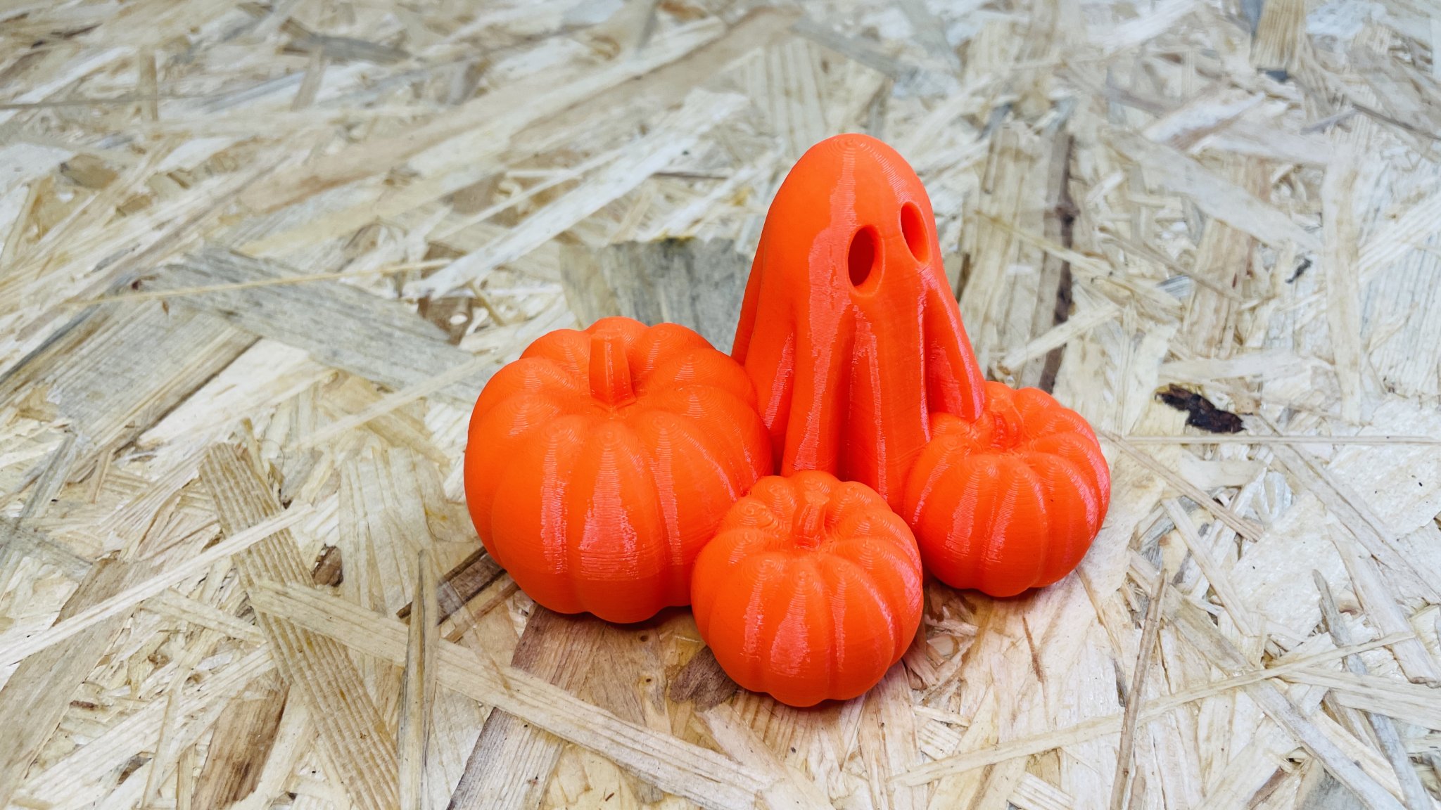 Bí ngô Halloween - Ma nhỏ dễ thương