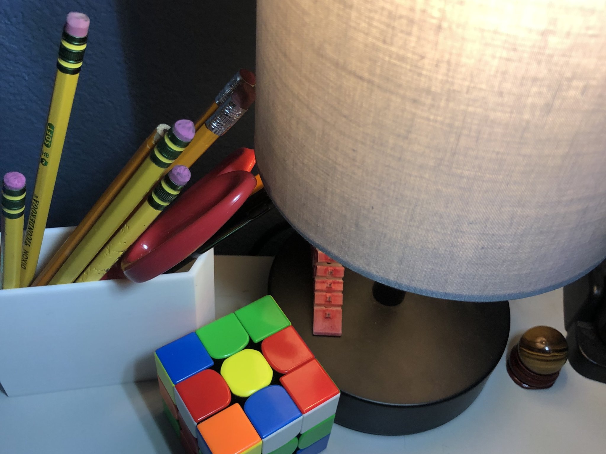 Giá đỡ bút chì và bút bi đa năng tùy chỉnh kích thước