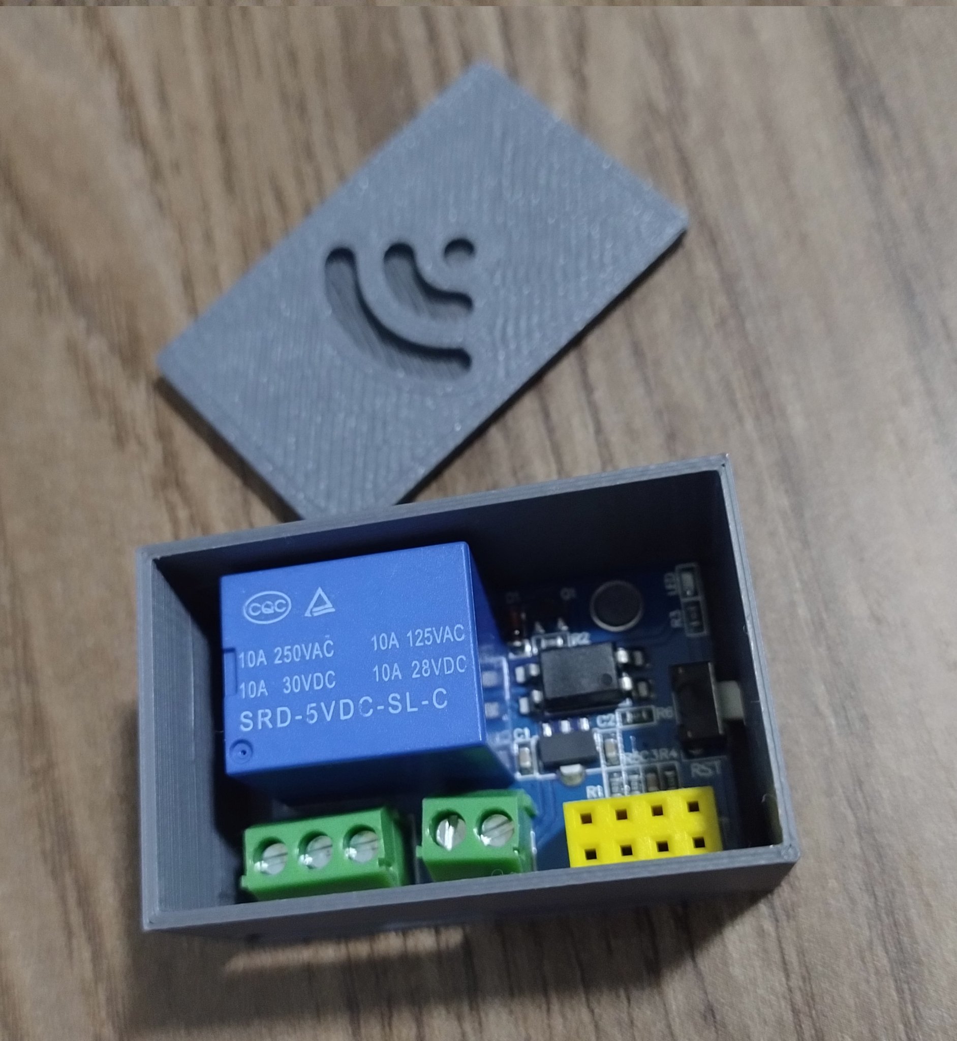 Vỏ bảo vệ mô-đun Relay ESP-01 thông gió