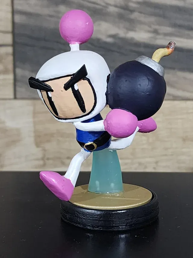 Mô hình nhân vật Bomberman Amiibo từ Nintendo