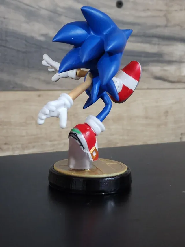 Bộ tượng nhân vật Team Sonic: Sonic, Tails, Knuckles và Super Sonic