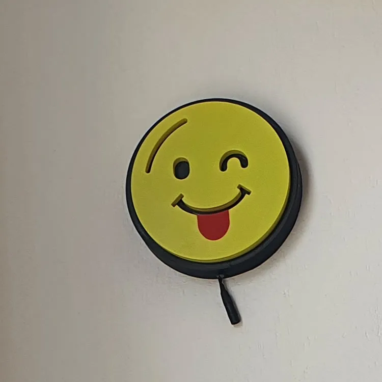 Đèn LED hình emoji thè lưỡi độc đáo