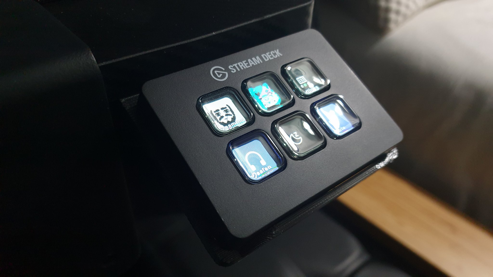 Giá đỡ Elgato Stream Deck Mini V2 (Kyle Ireland)