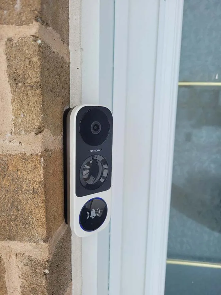 Giá đỡ chuông cửa Hikvision DS-HD1