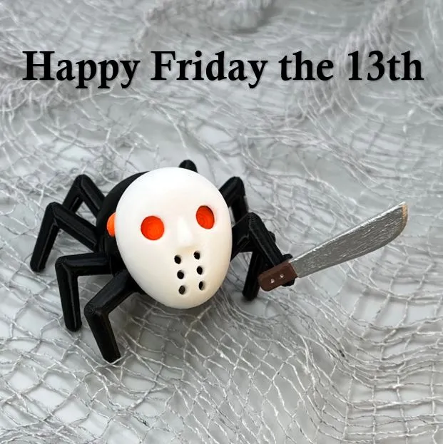 Trang phục Gizo số 13 với mặt nạ hockey đáng sợ