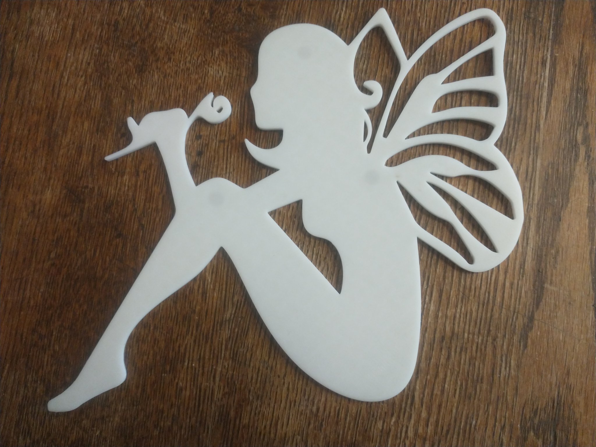 Nghệ thuật tường với nhân vật tiên xinh đẹp