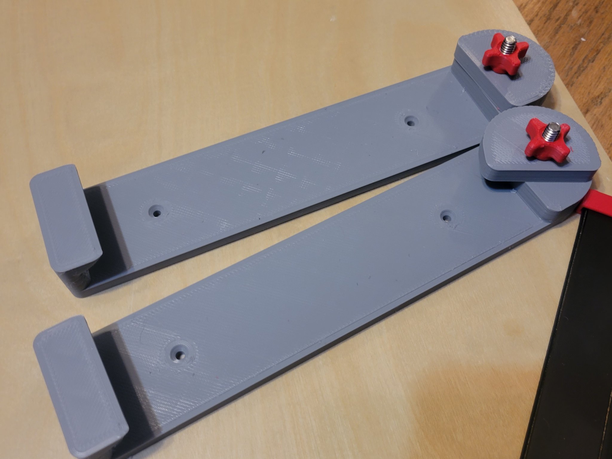 Giá treo tường cho ray Ridgid