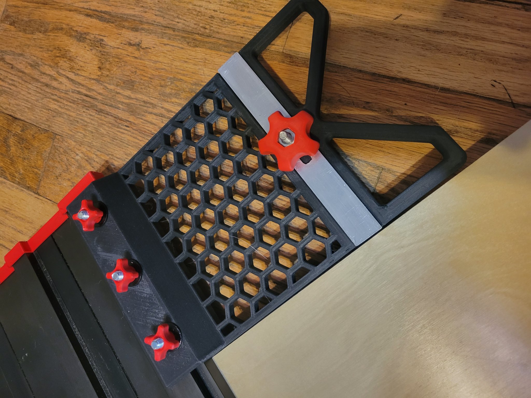 Công cụ vuông định vị cho máy cắt đường ray Ridgid 18v