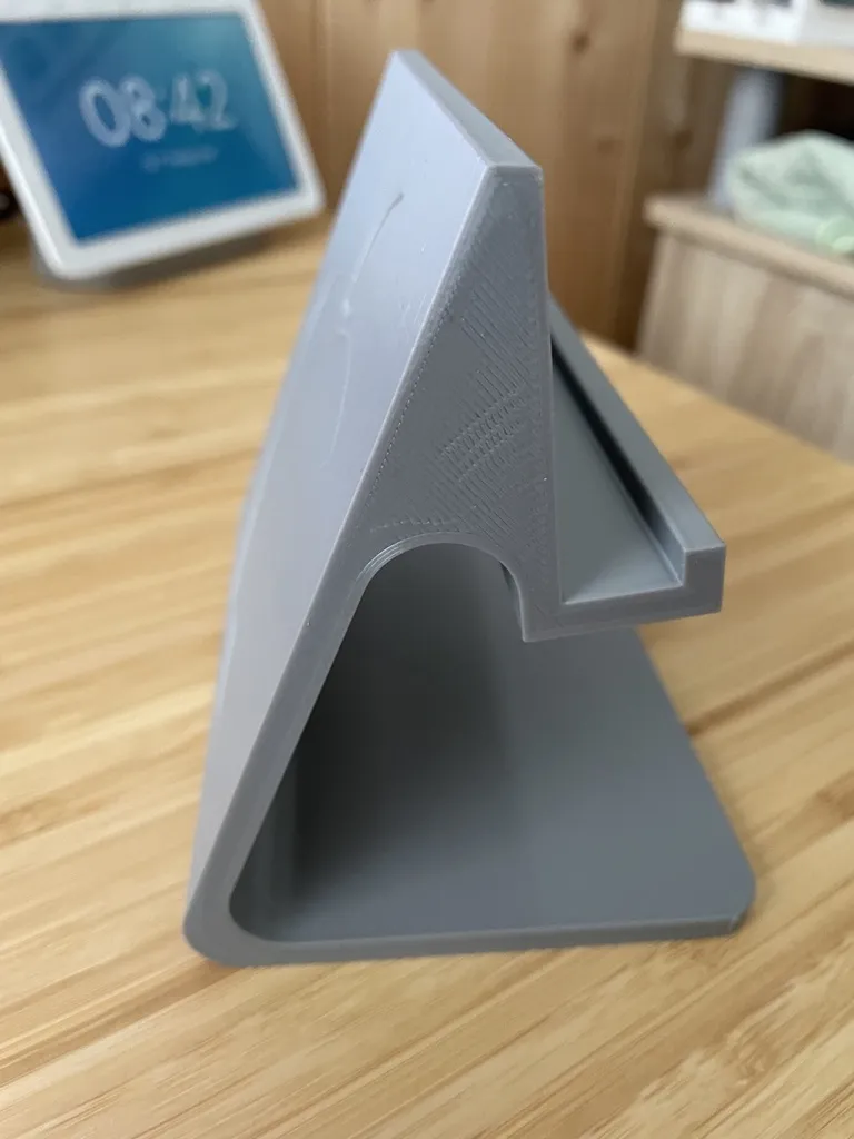 Giá đỡ iPad thiết kế giống iMac