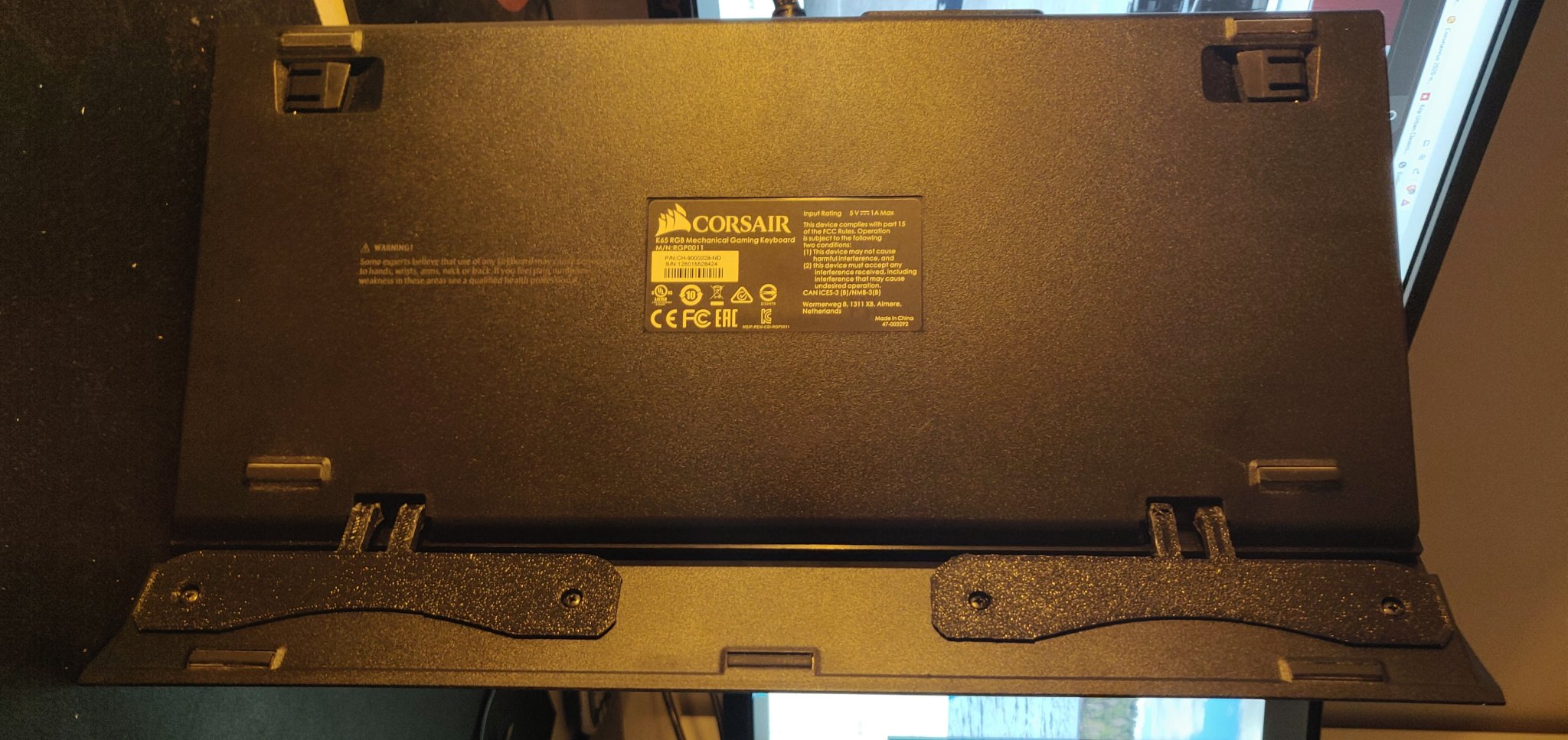 Chân đỡ cho đệm tay Corsair K65, sửa chữa dễ dàng