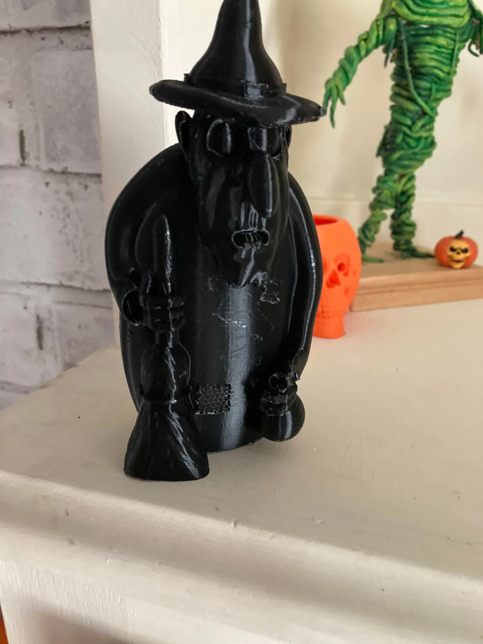 Nhân vật phù thủy nhỏ nhanh chóng tự tạo