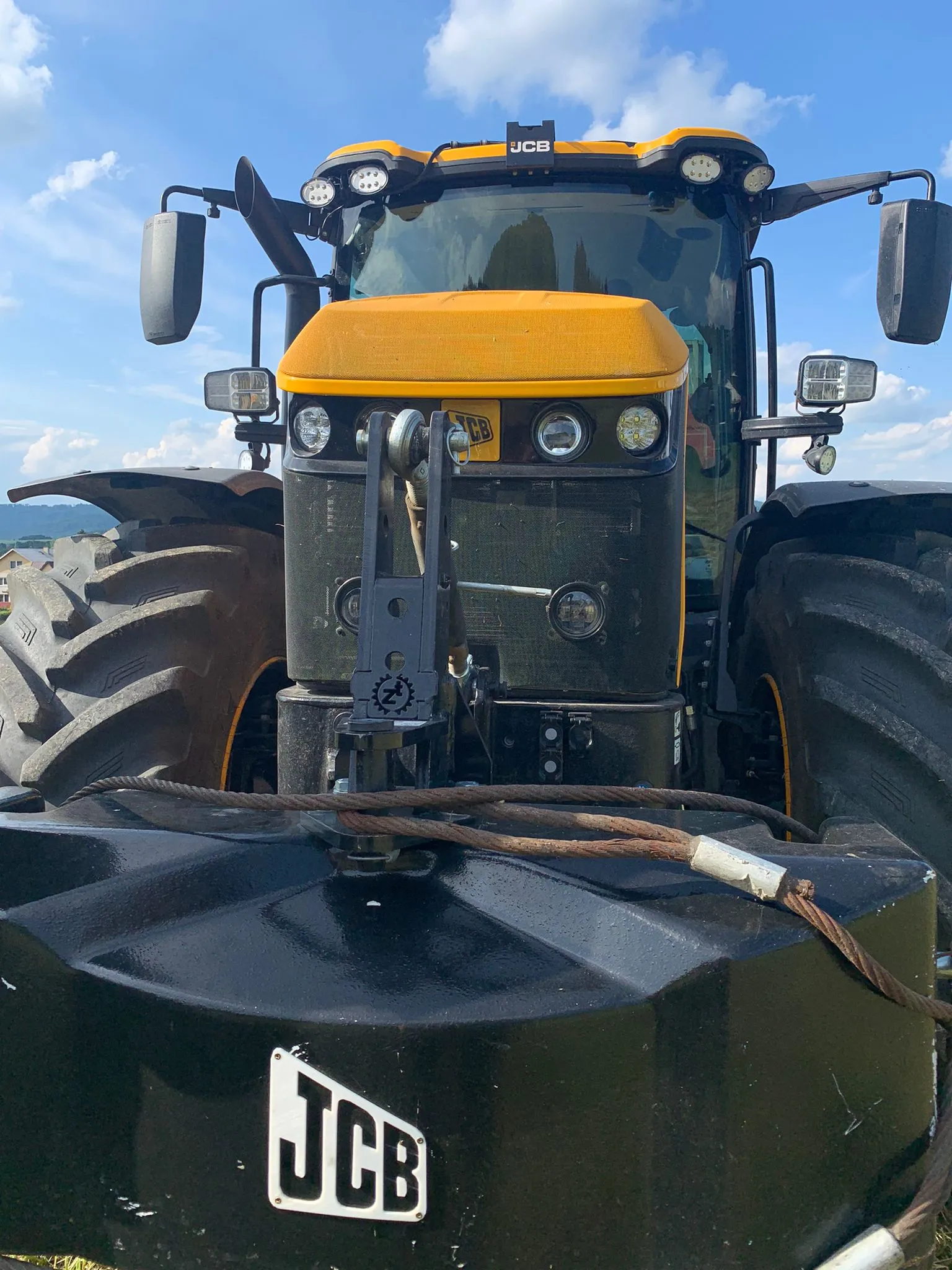 Biểu tượng JCB với lỗ vít cho trọng lượng trước 4220