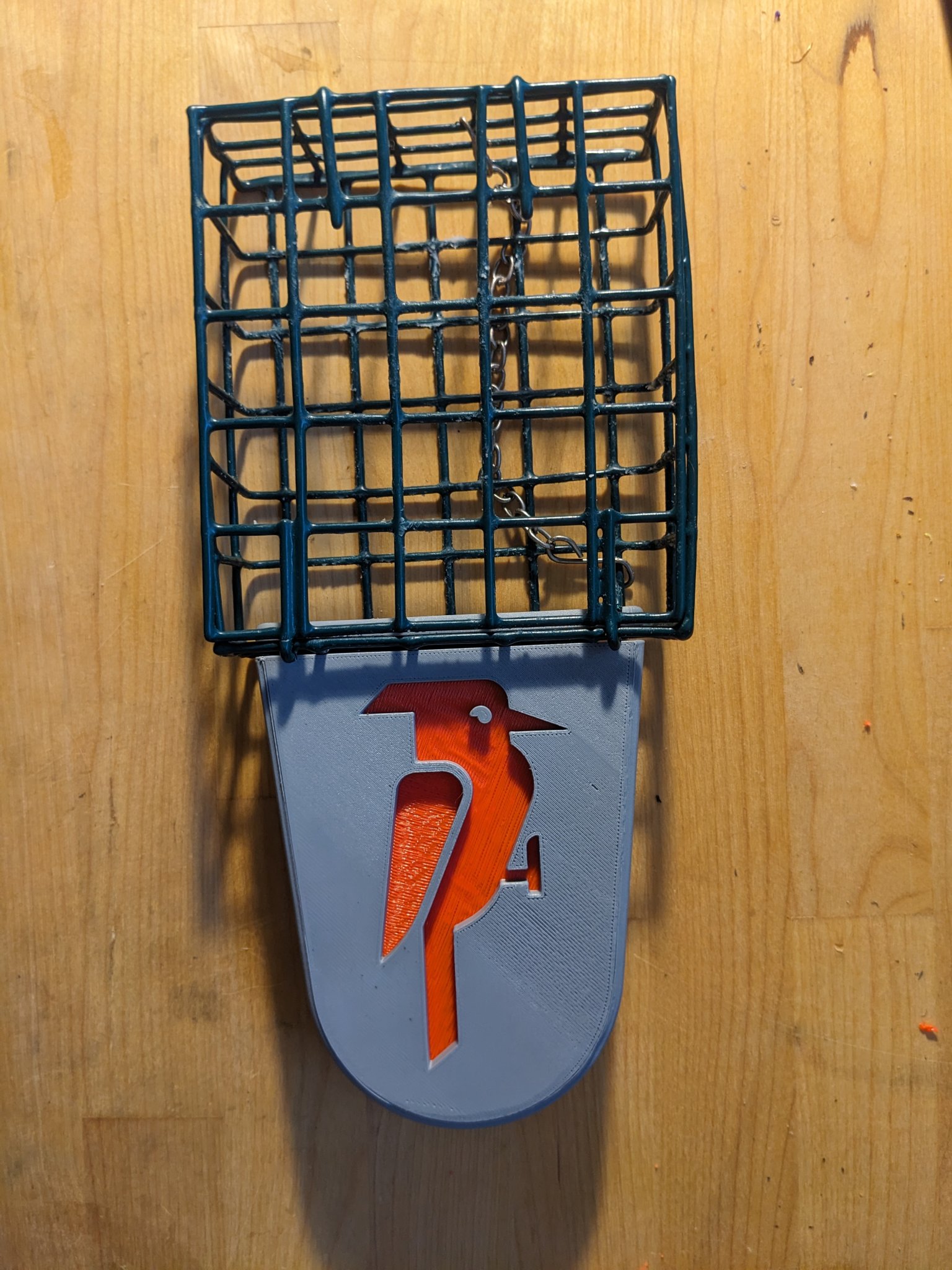 Giá đỡ đuôi cho bộ cho chim ăn mỡ kiểu lồng