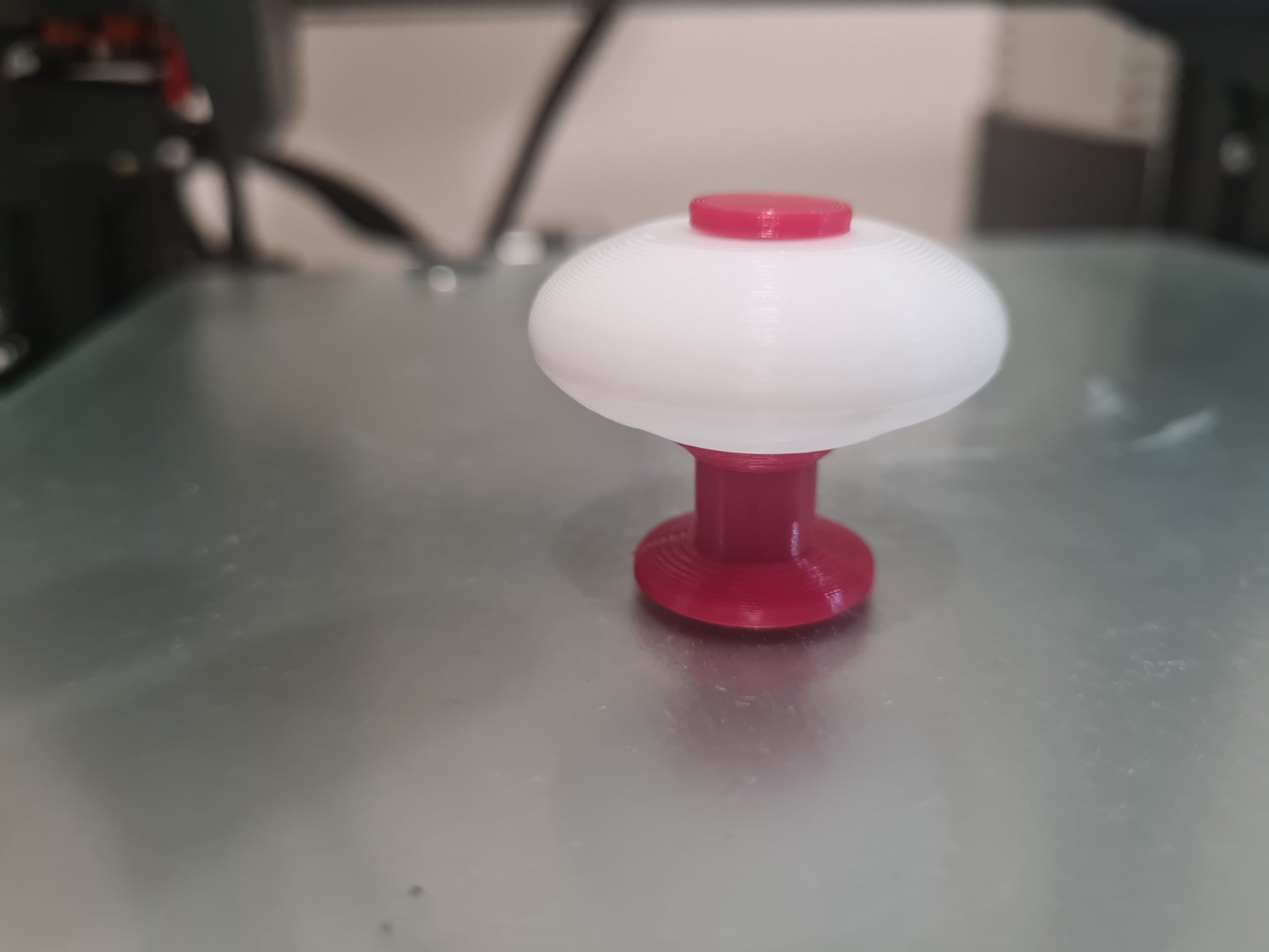 Núm trang trí cho tủ quần áo với thiết kế độc đáo