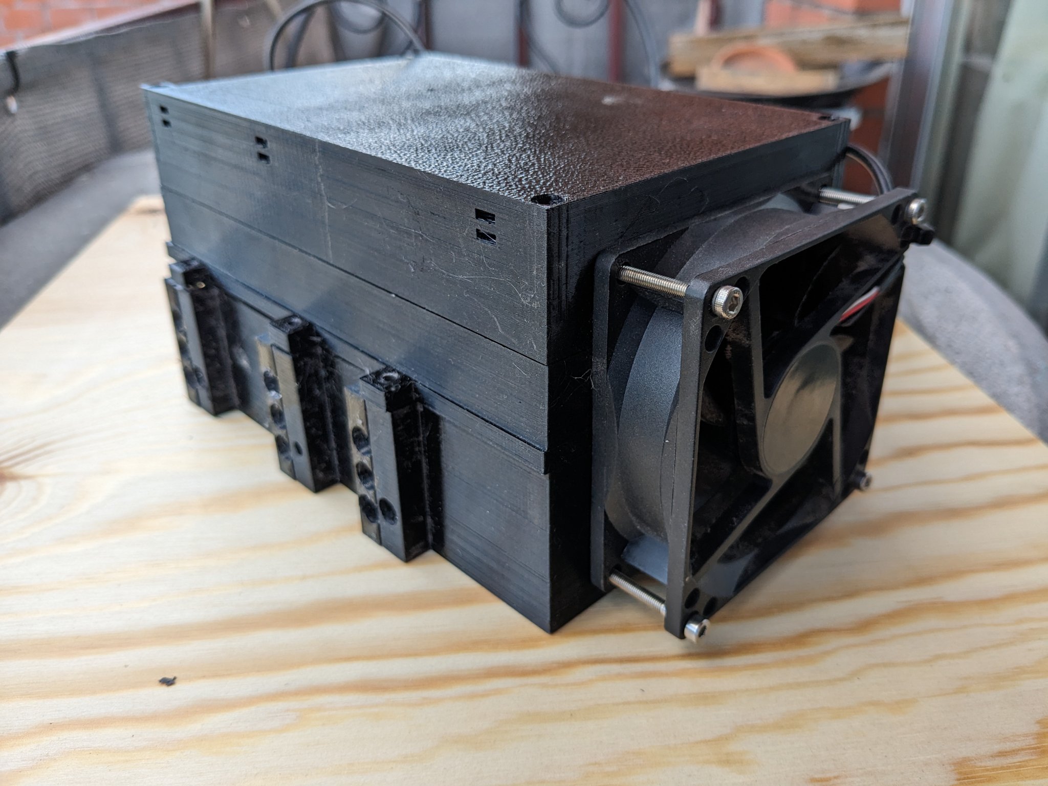 Vỏ Odroid M1 cho ổ cứng HDD 3.5" và quạt 80mm