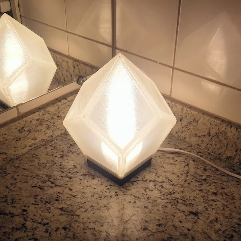 Đèn bàn đơn giản dễ in 3D cho ổ cắm E14